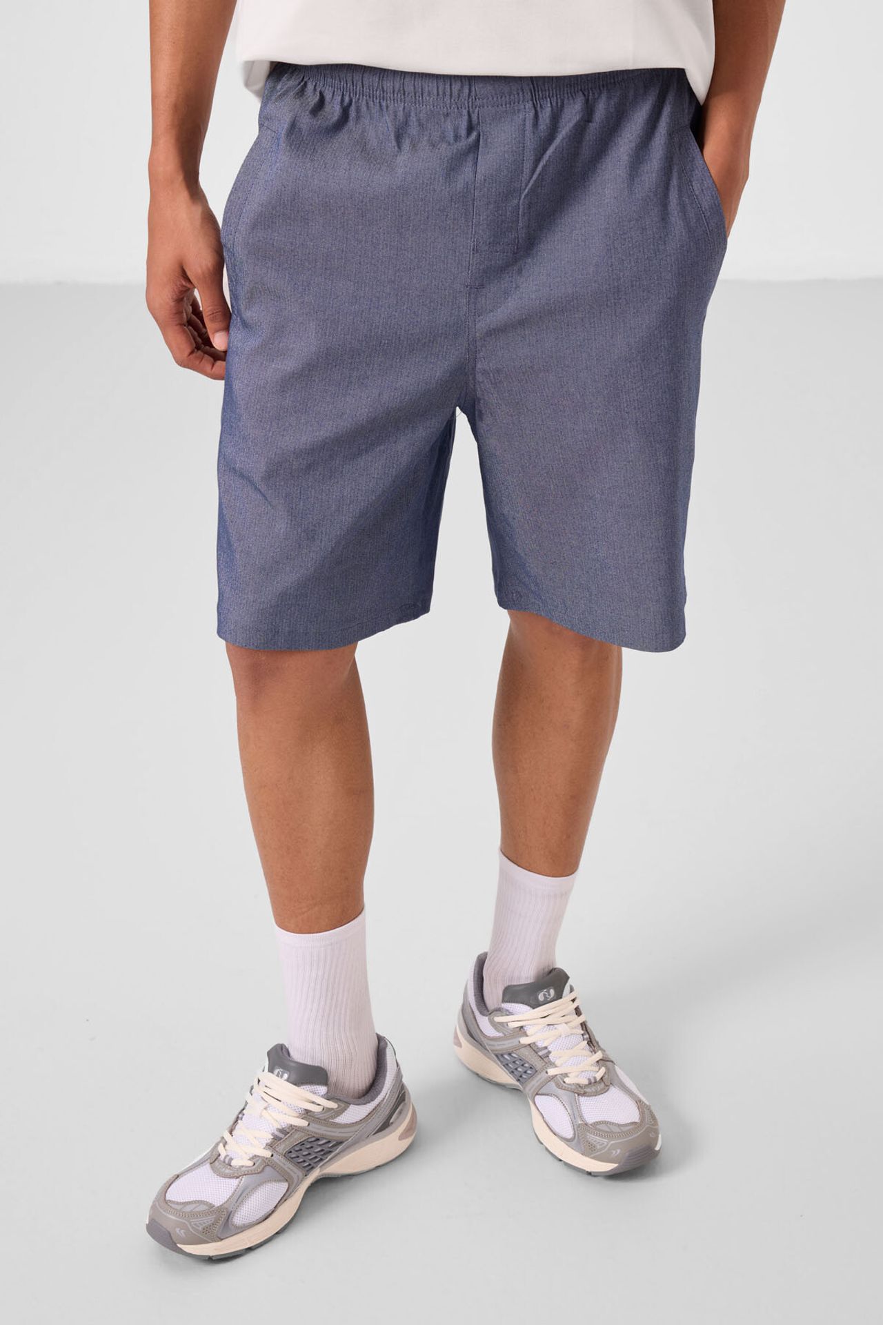 TOMMY Men's Woven Chino Shorts 2