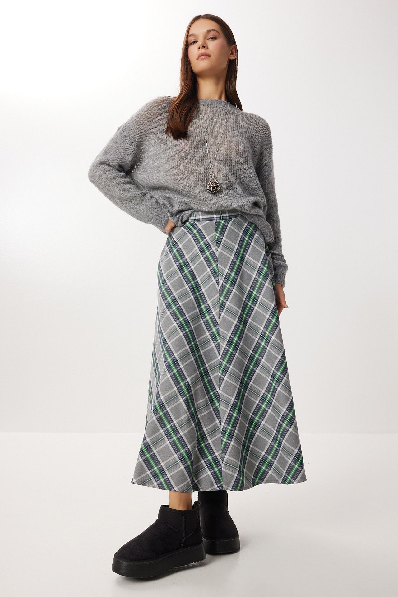ISTANBUL Pocket Detailed Long Plaid Skirt with Zipper Closure 3