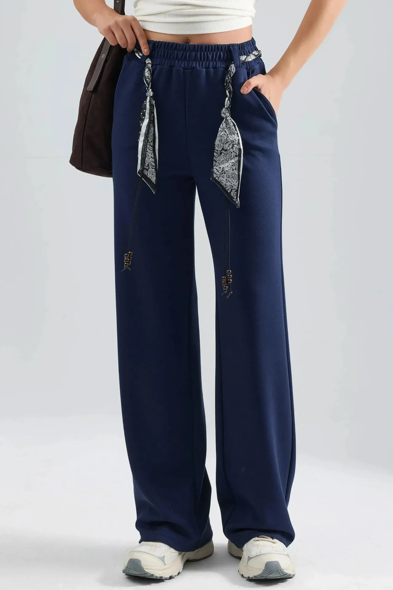 BERSAN Women’s Straight-Leg Sweatpants 2