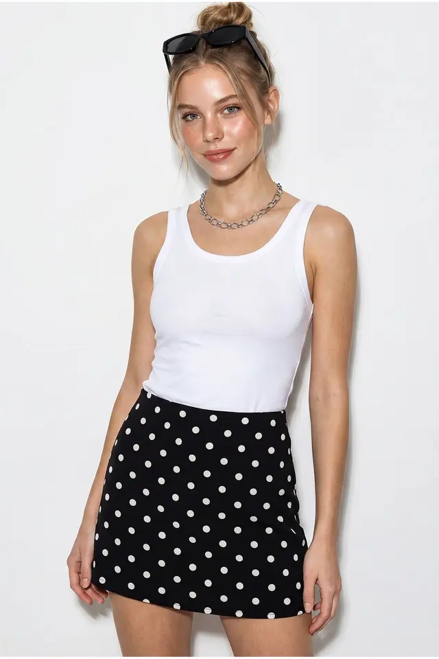 LUCCI Fitted Sleeveless Crew Neck Cami