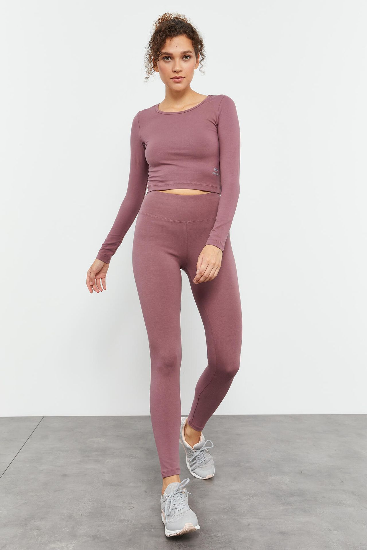 TOMMY Slim-Fit Long Sleeve Crop Top 2