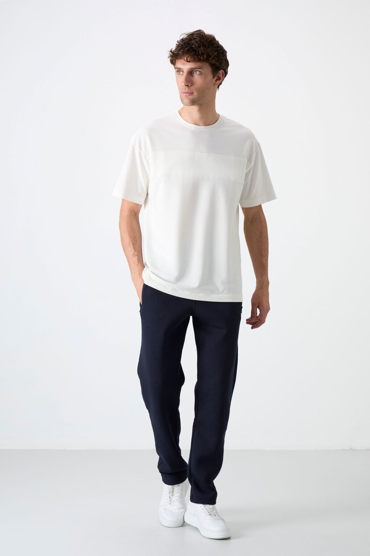 TOMMY Men's Regular Fit Fleece Sweatpants 4