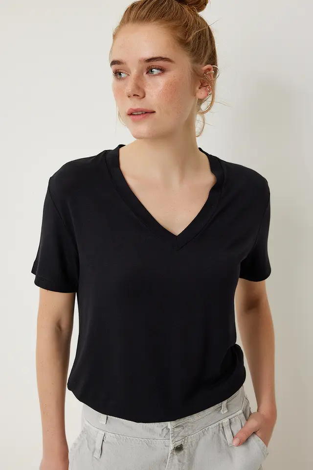 ISTANBUL V-Neck Short Sleeve Plain T-Shirt