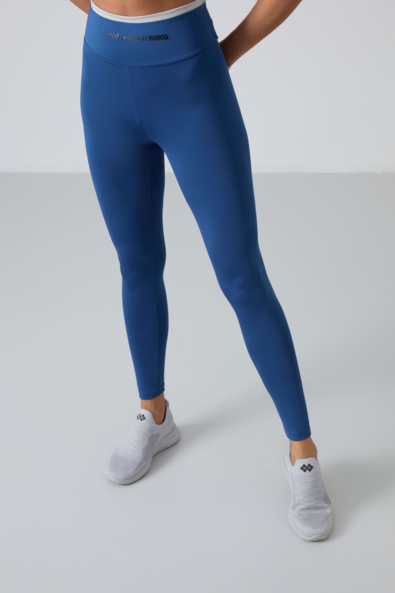TOMMY Strapless Slim-Fit Active Set 5