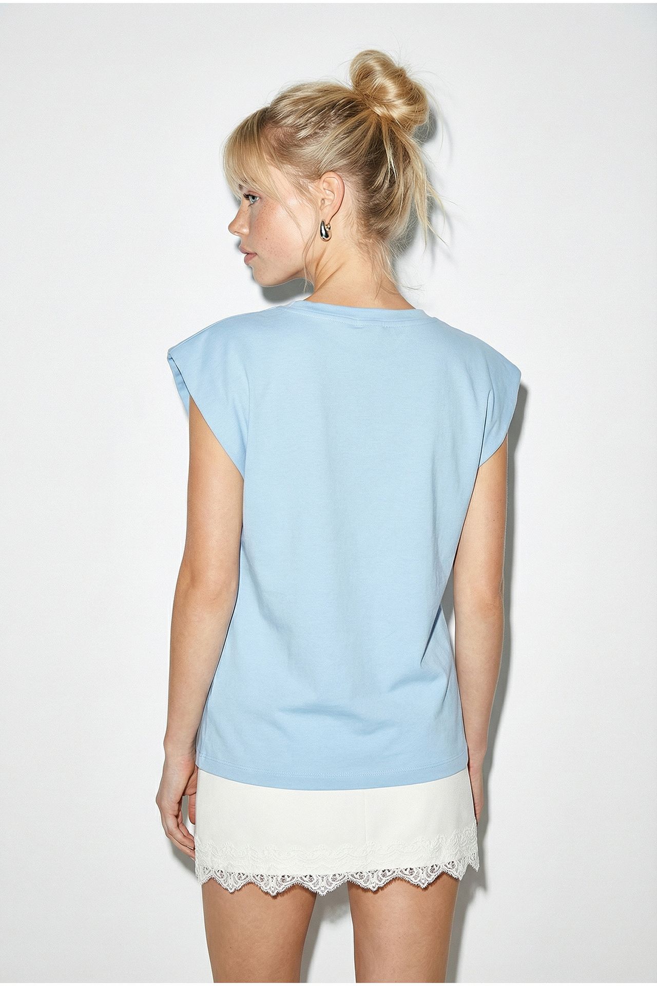 LUCCI Cut Out Crew Neck T-Shirt 4