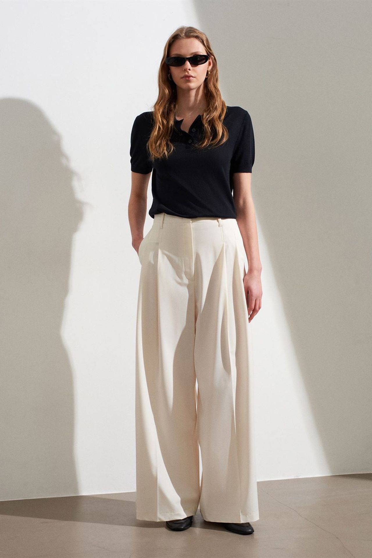 DILVIN Women's High-Waist Wide-Leg Crepe Trousers 1