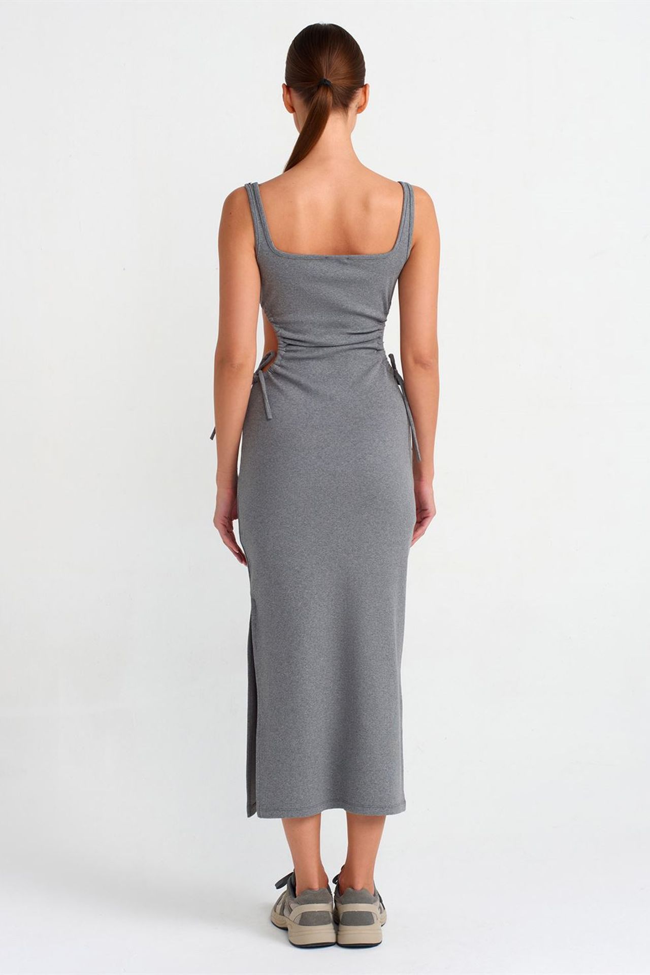 DILVIN Sleeveless Bodycon Midi Dress With Cut-Out 2