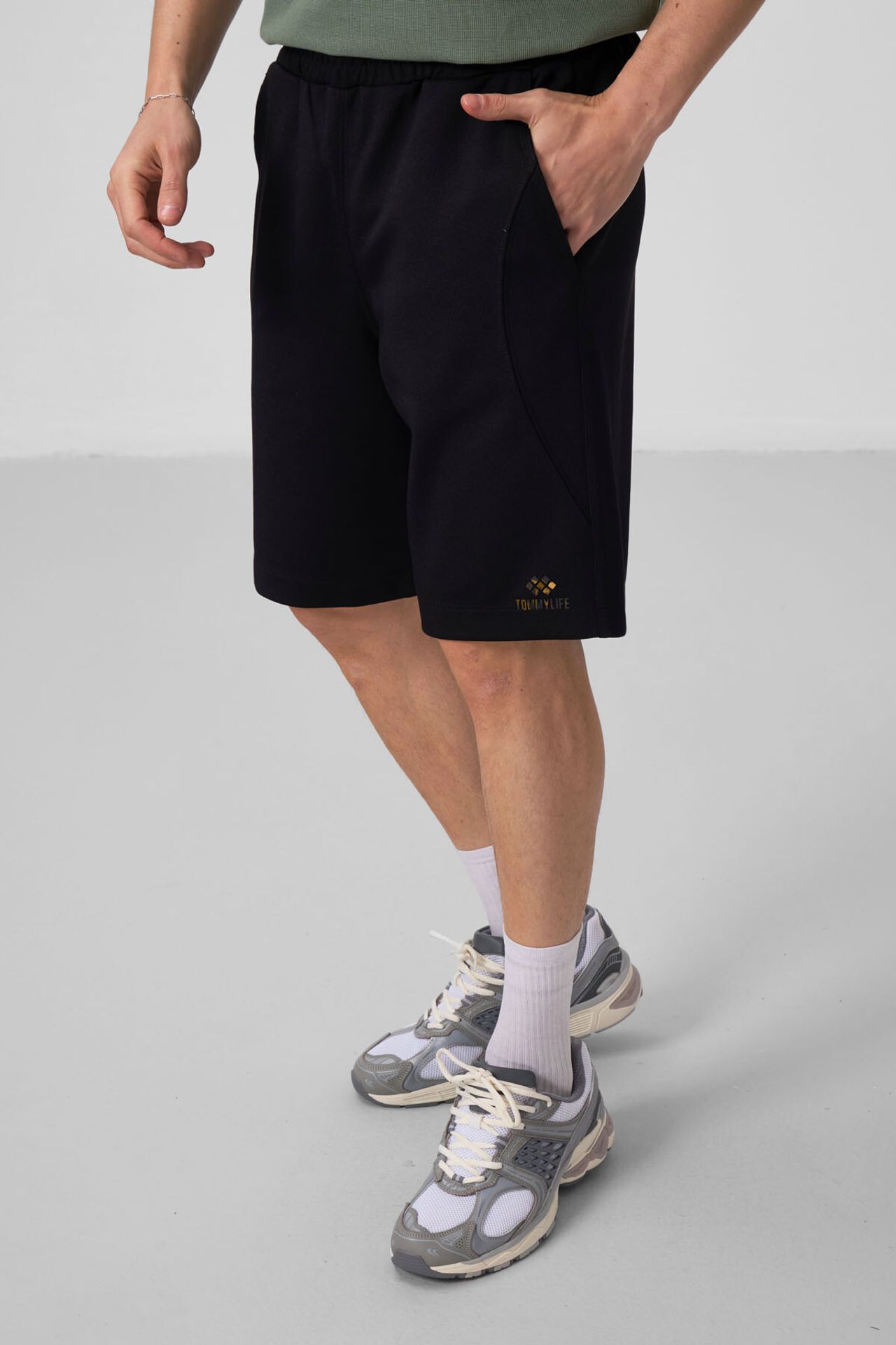 TOMMY Oversized Cotton-Blend Knit Shorts 4