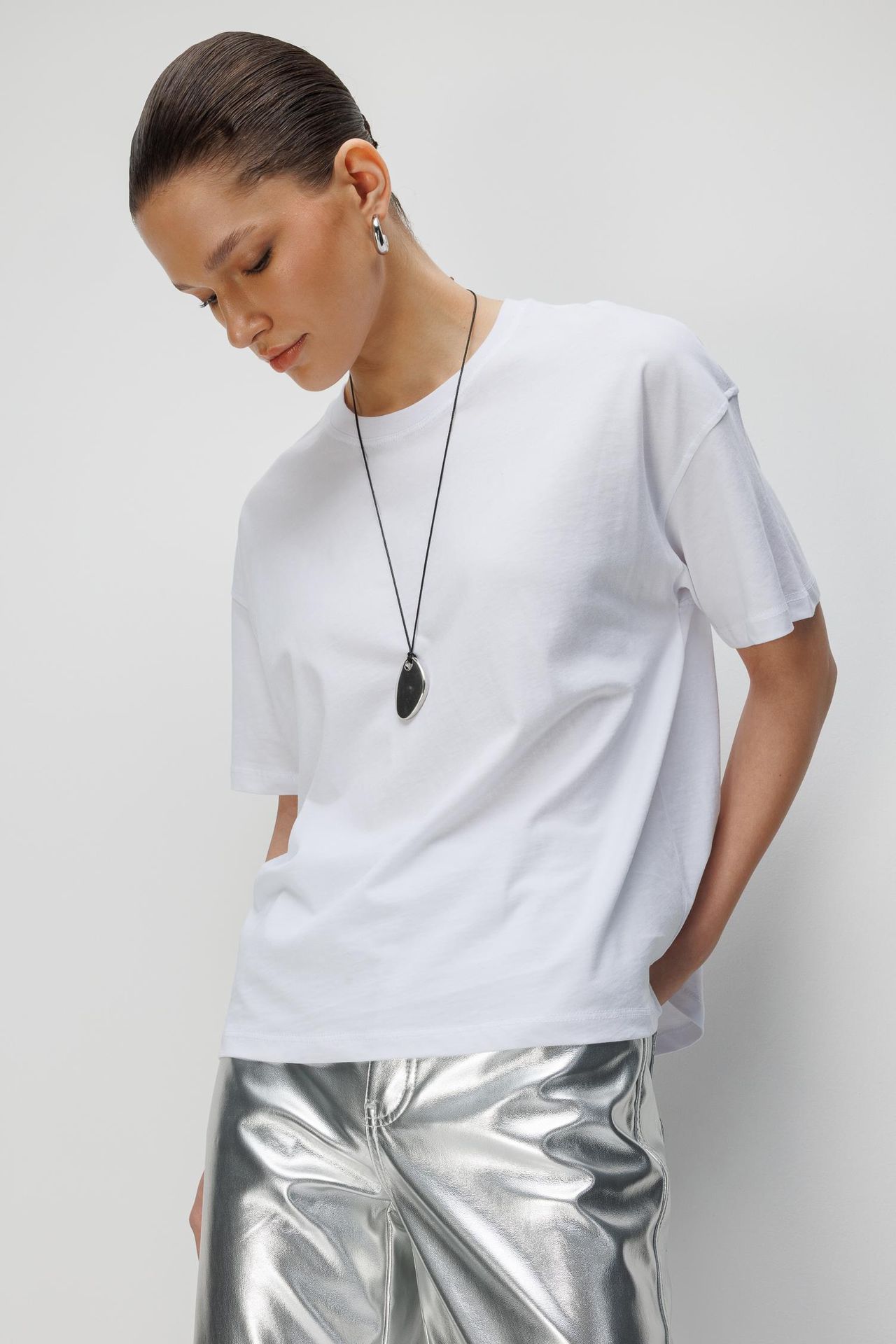MIXRAY Oversized Crew Neck Plain T-Shirt with Slit 4