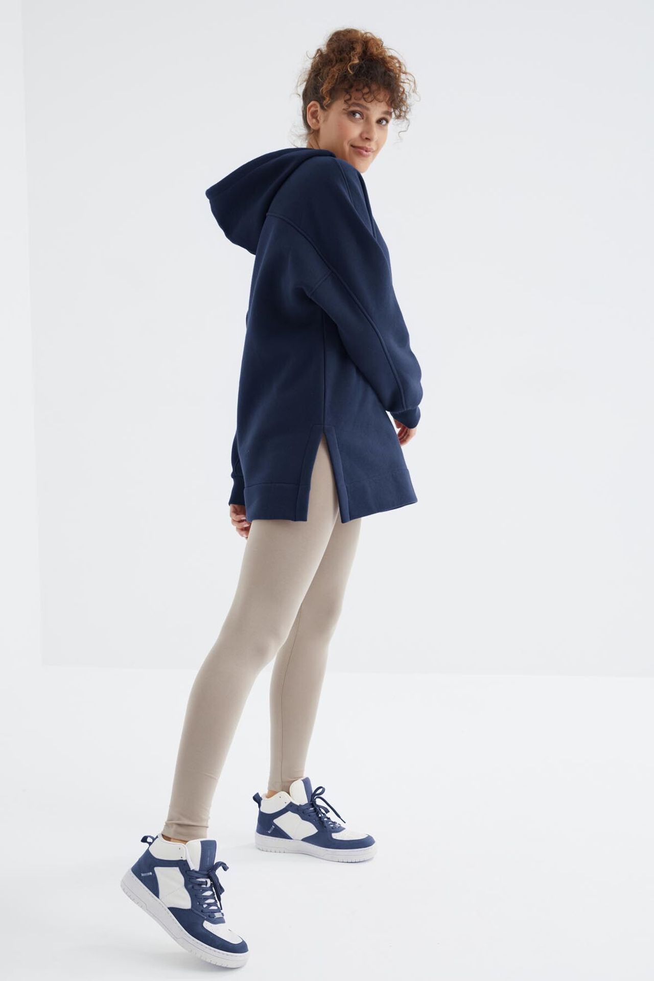 TOMMY Oversized Hooded Sweatshirt With Pocket 4