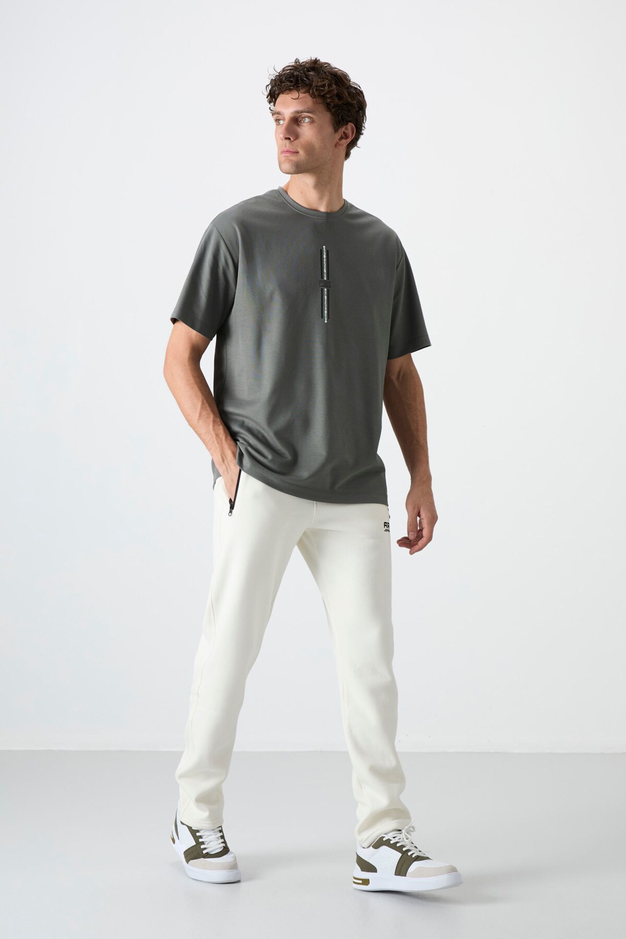 TOMMY Men's Regular Fit Fleece Sweatpants 2