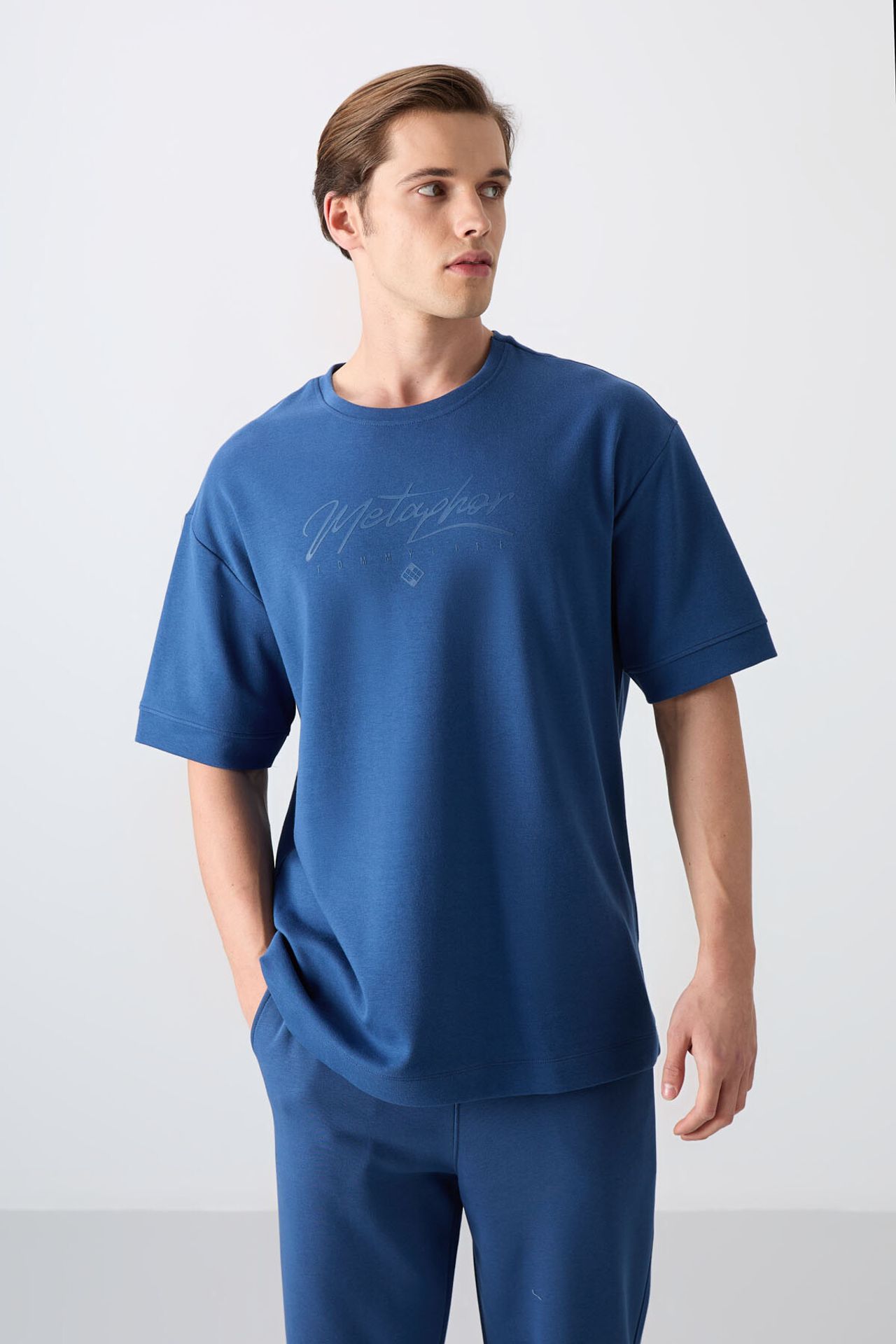 TOMMY Oversized Logo Crew Neck T-Shirt 1