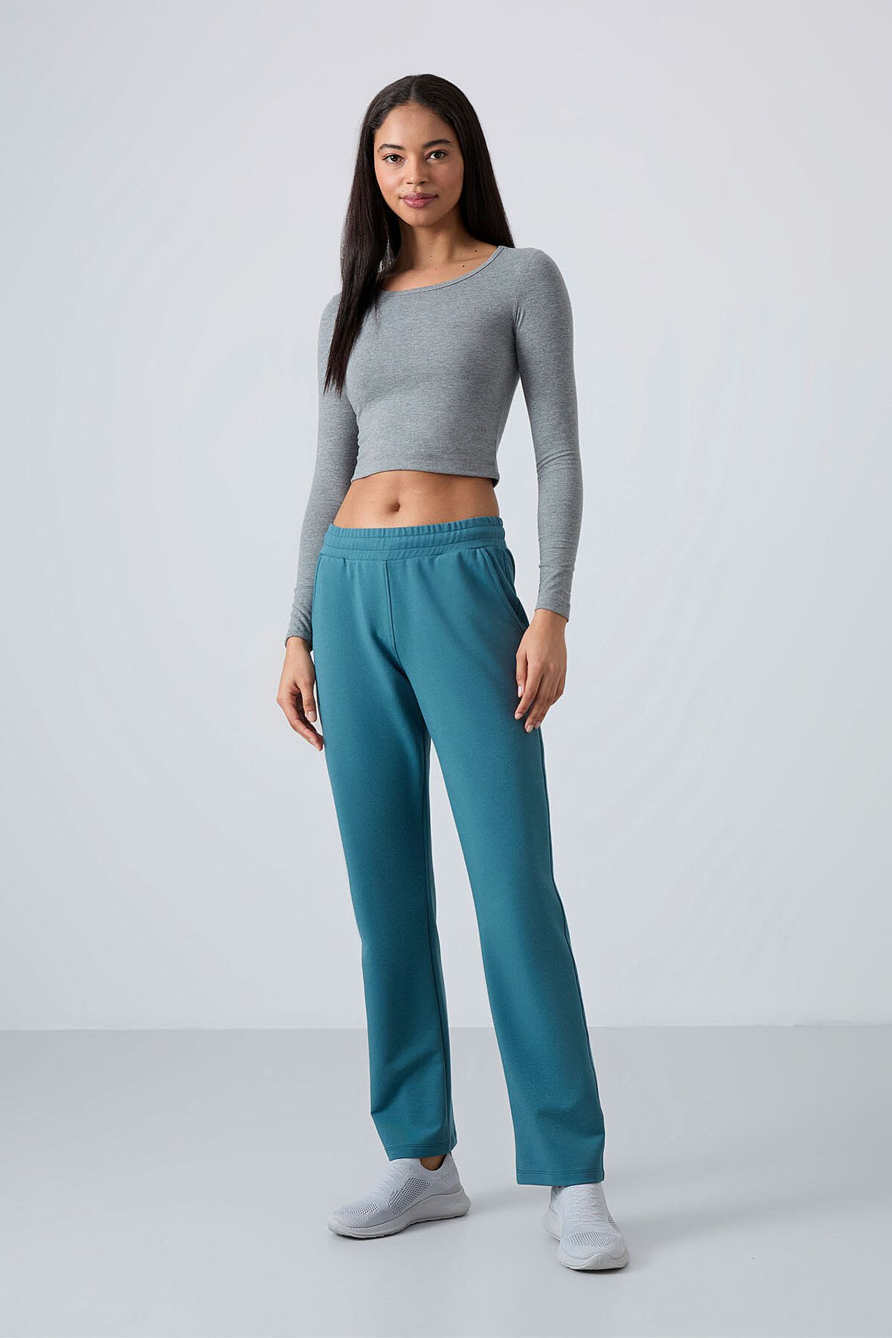 TOMMY Women’s Straight-Leg Fleece Sweatpants 1