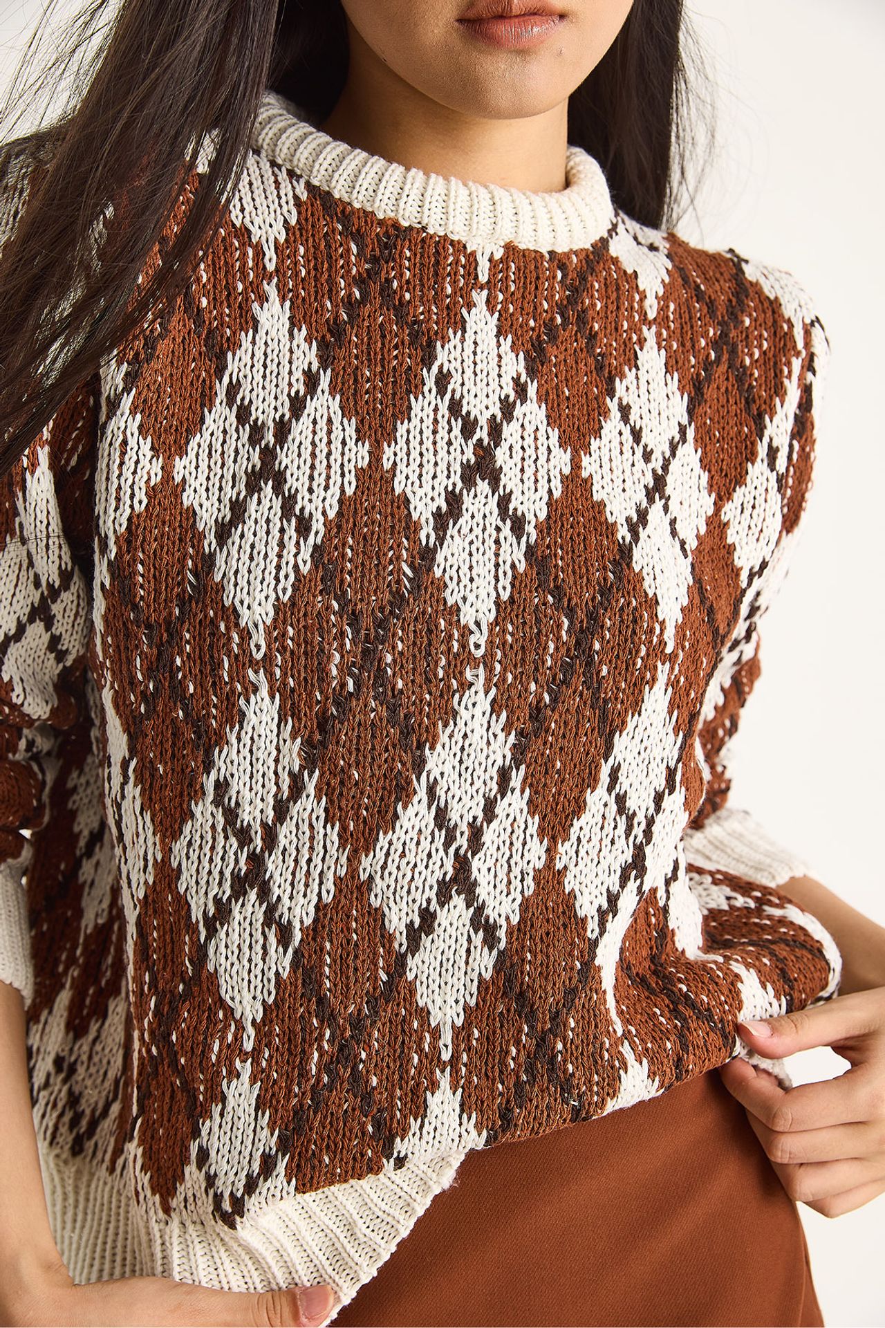 LUCCI Women’s Crew Neck Knitted Sweater with Diamond Pattern 6