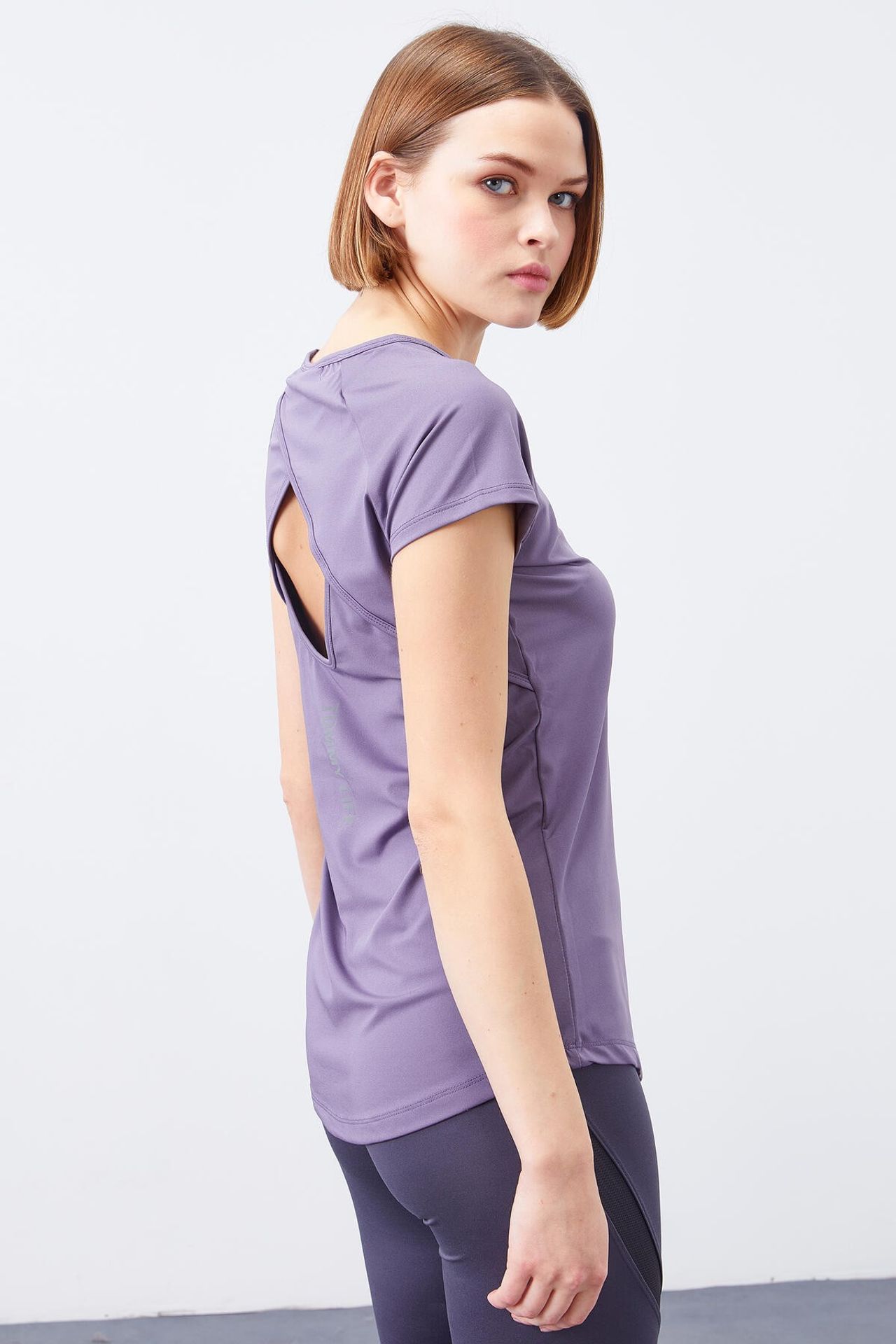TOMMY Women's Short-Sleeve Crew Neck T-Shirt 6