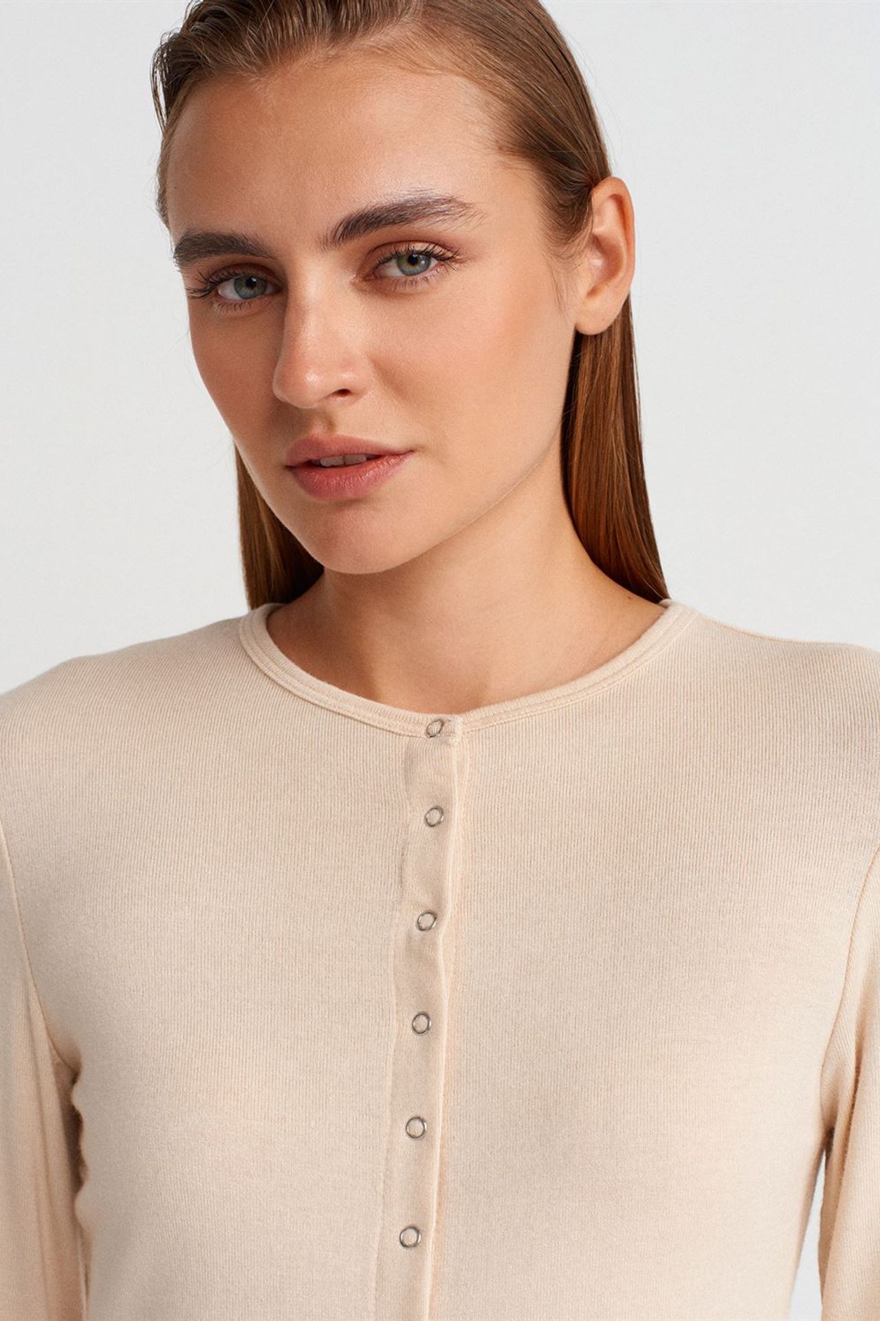 DILVIN Ribbed Crew Neck Button Cardigan 3