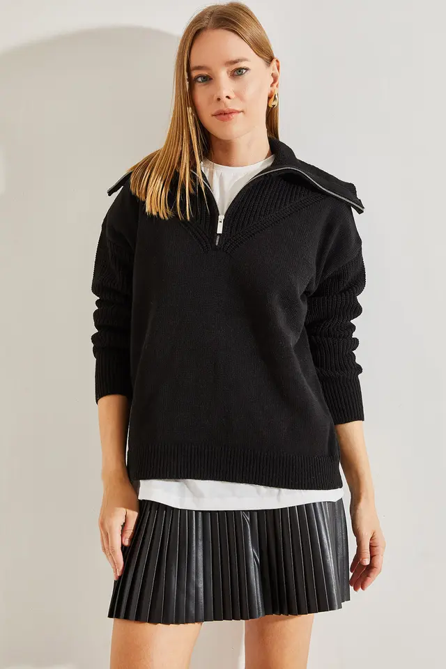 LUCCI Zipper Collar Knit Sweater