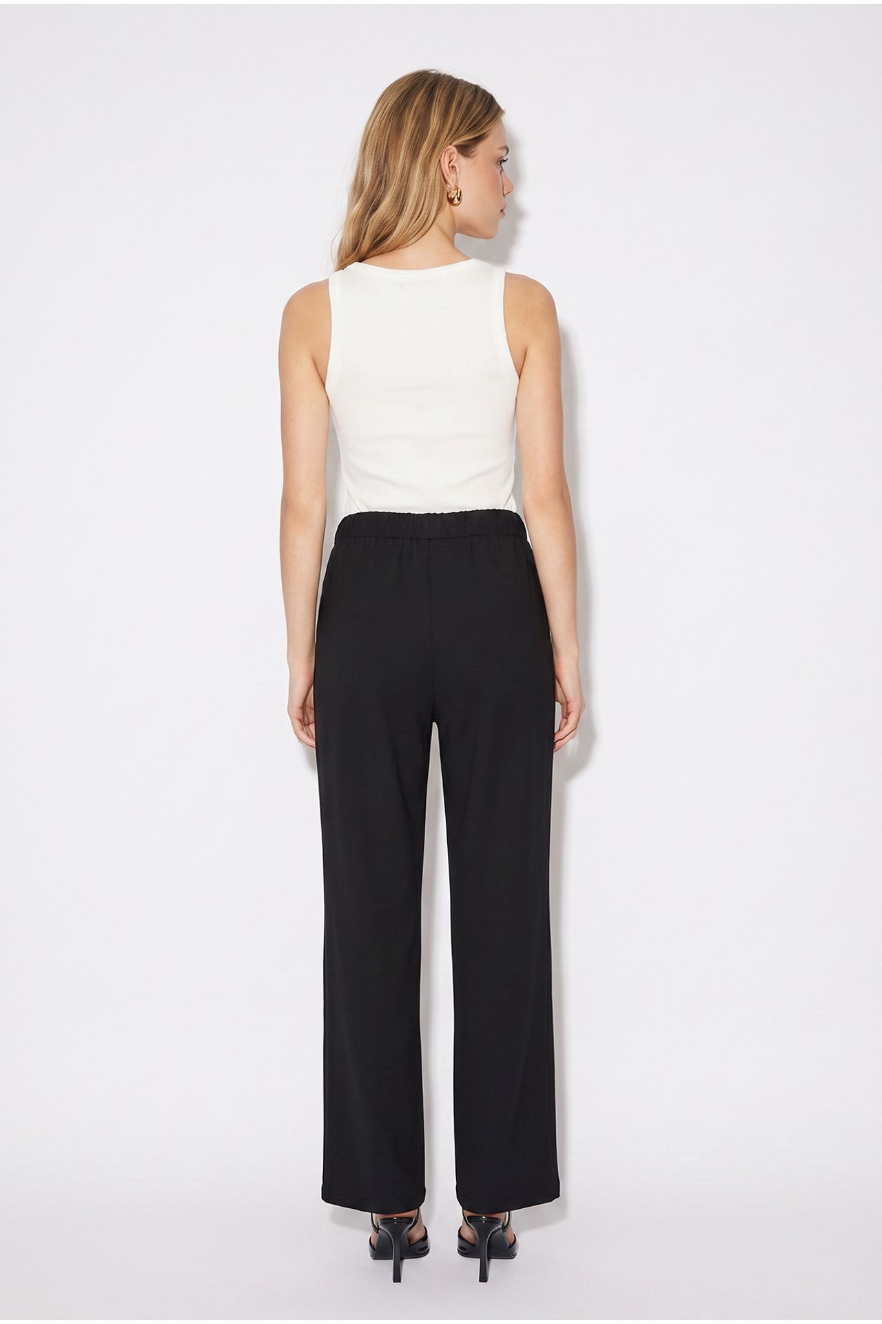LUCCI Women's Pants