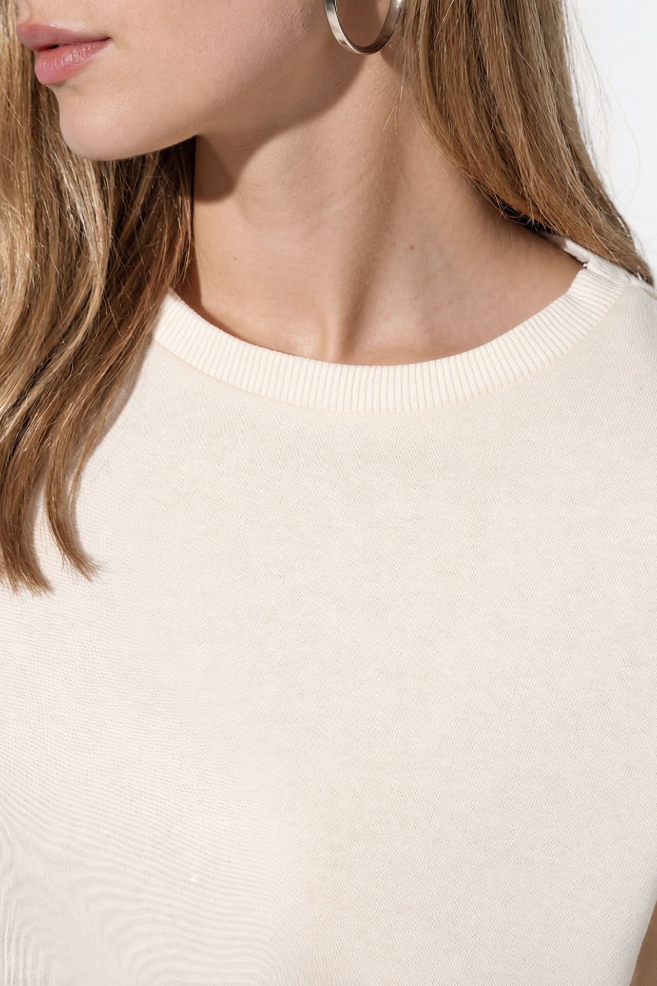 BUSEM Women's Crop Crew Neck Sweatshirt 4