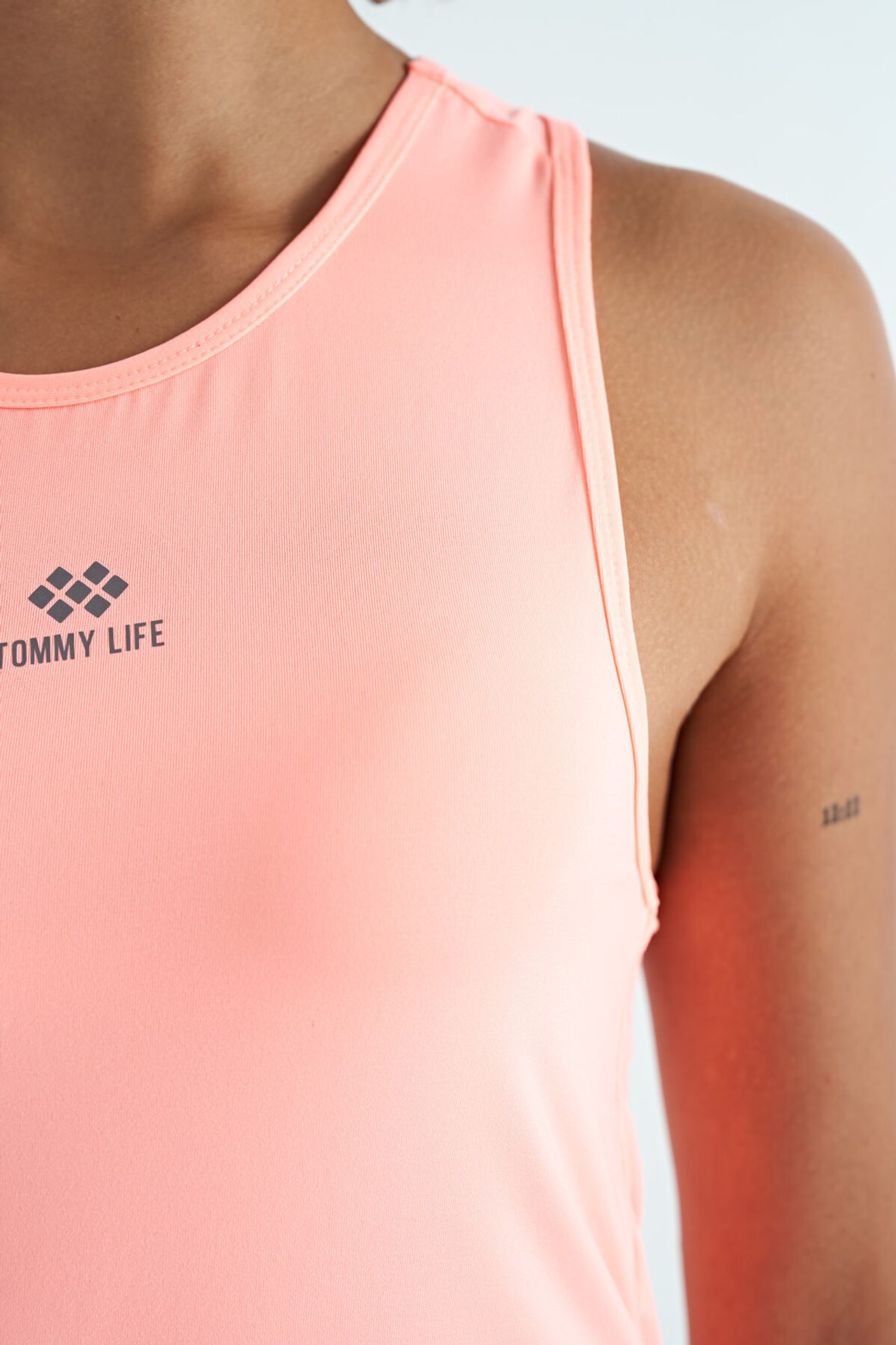 TOMMY Sleeveless Crew Neck Active Top 6