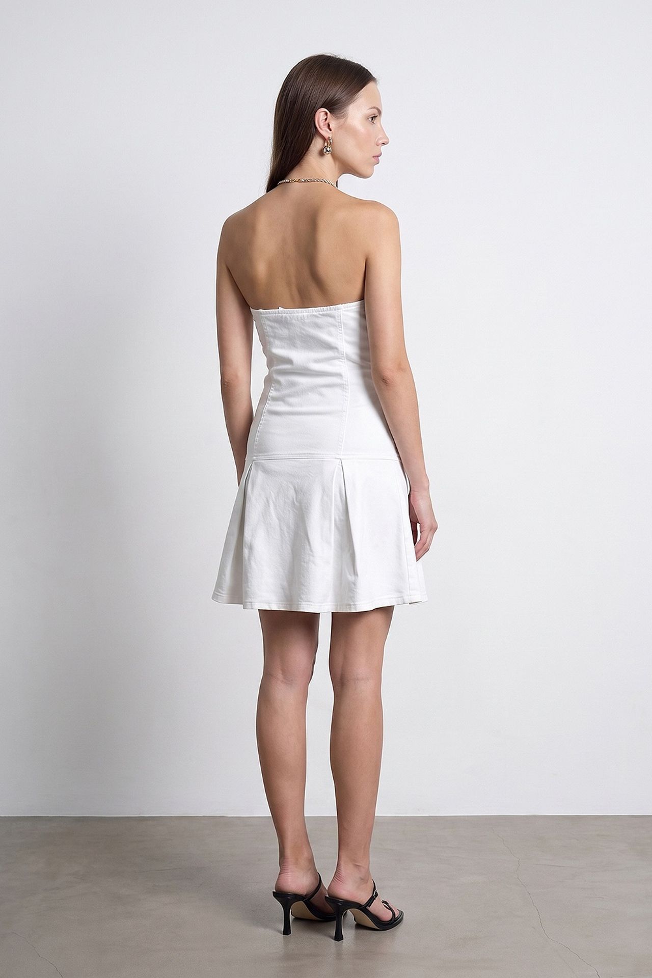 DILVIN Strapless Mini Dress With Button Detail 2