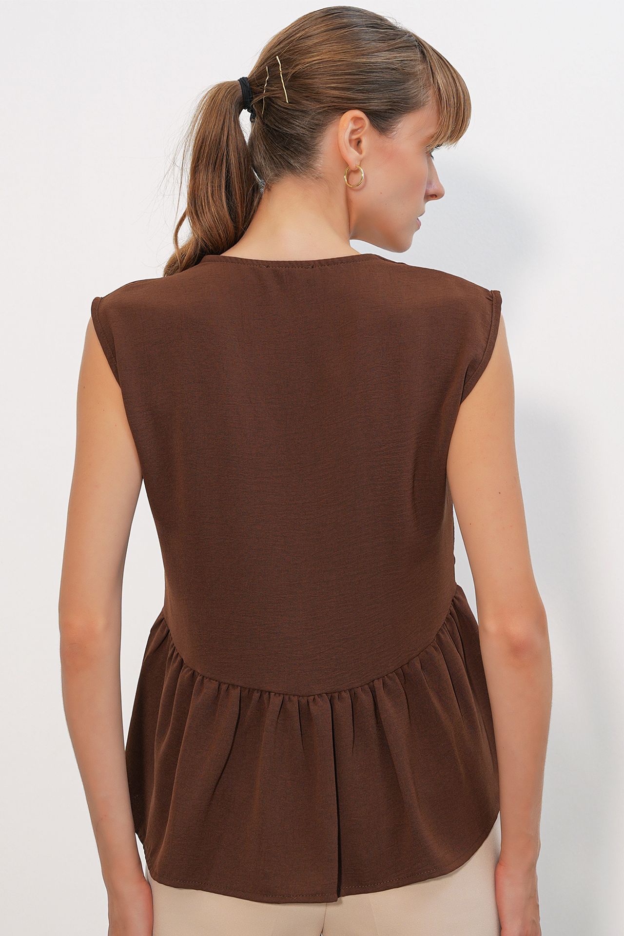 BDART V-Neck Buttoned Sleeveless Blouse 5