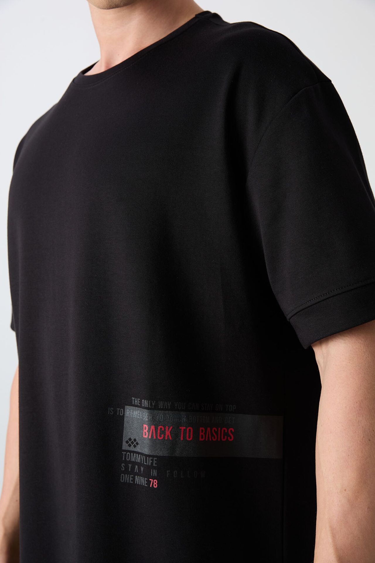 TOMMY Oversized Cotton-Blend Crew Neck T-Shirt 3