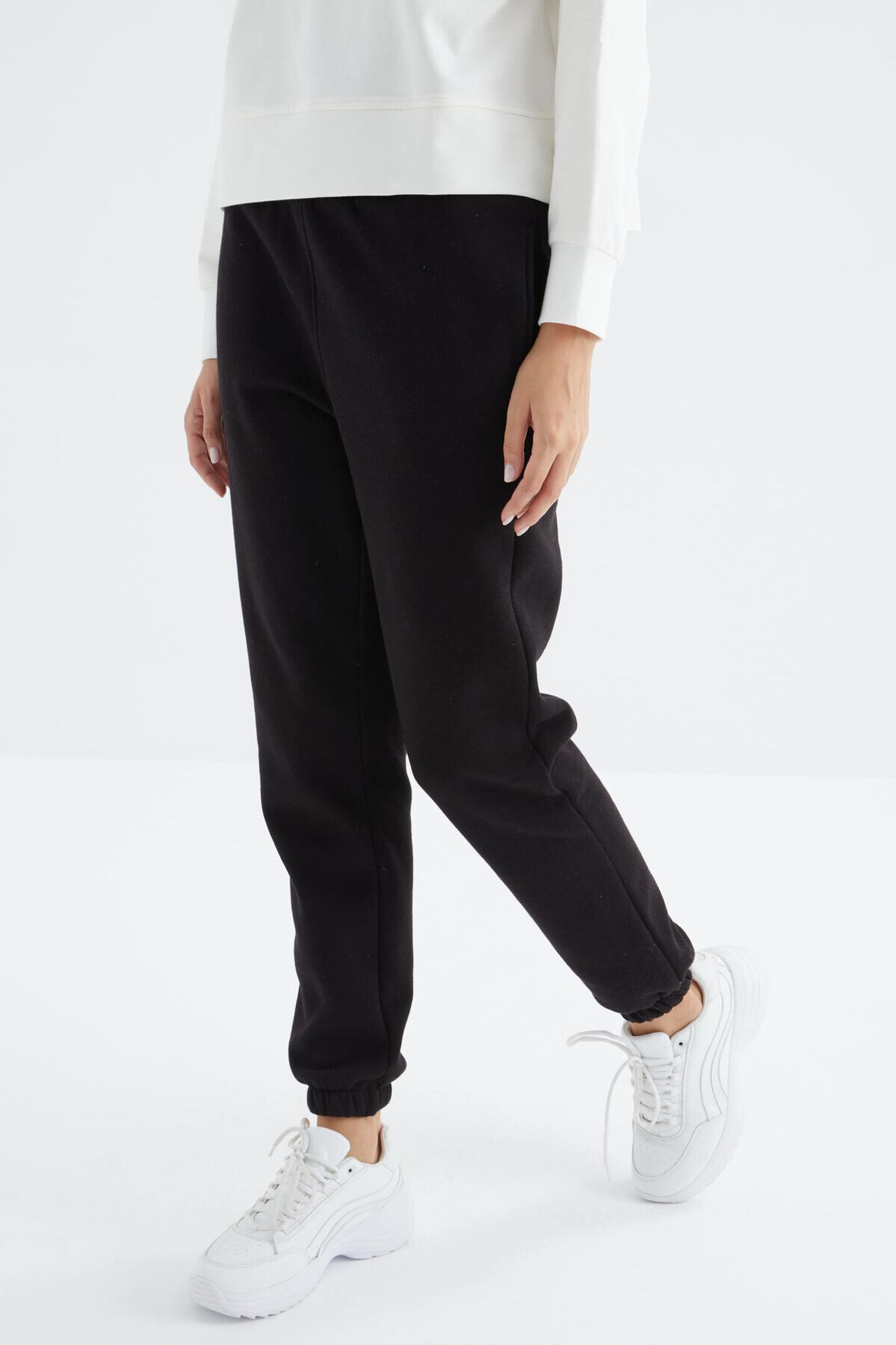 TOMMY Women's High-Waist Fleece Jogger Sweatpants 2