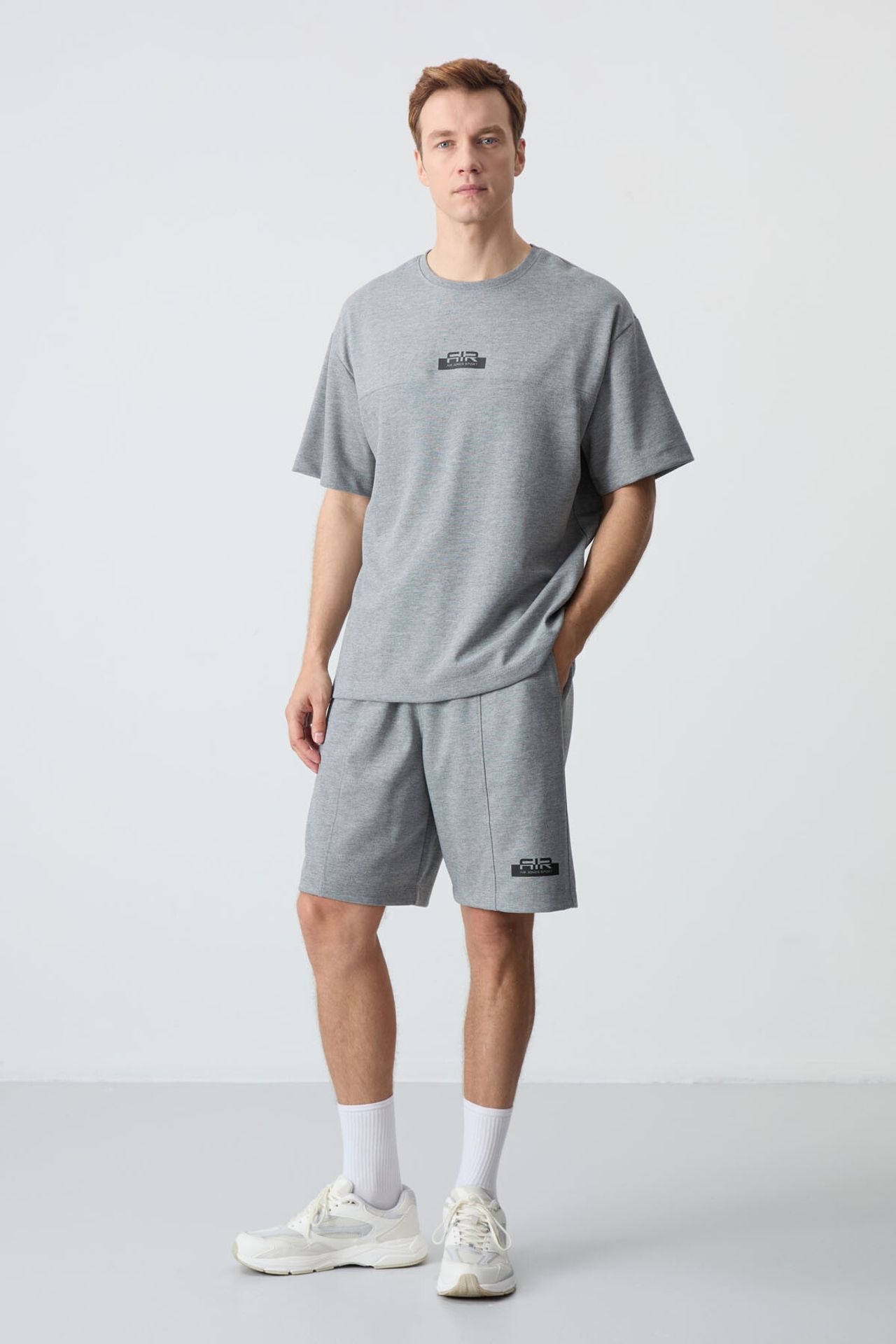 TOMMY Men's Oversized T-Shirt And Shorts Set 1
