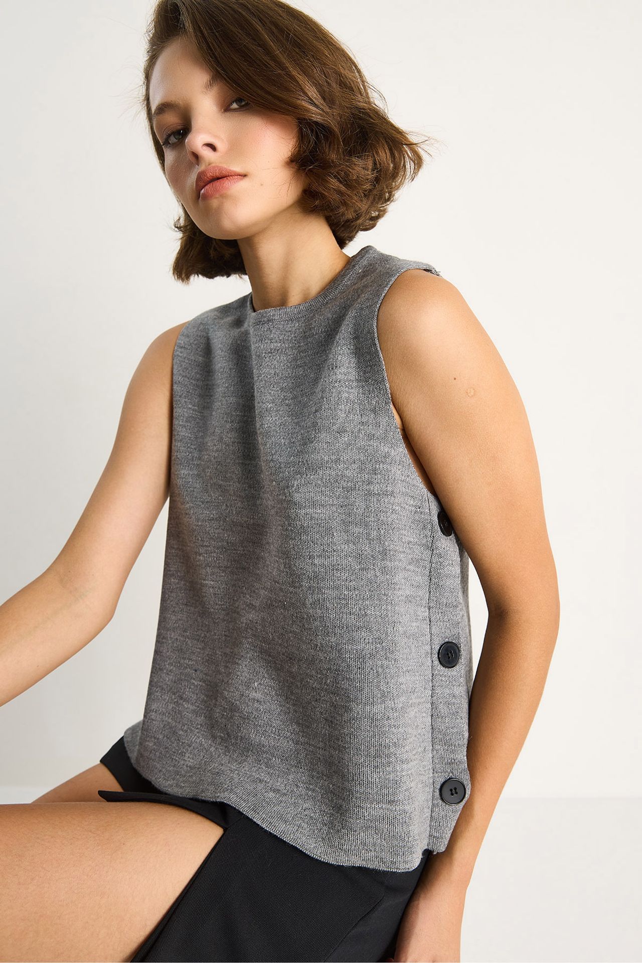 LUCCI Button Detailed Knit Blouse