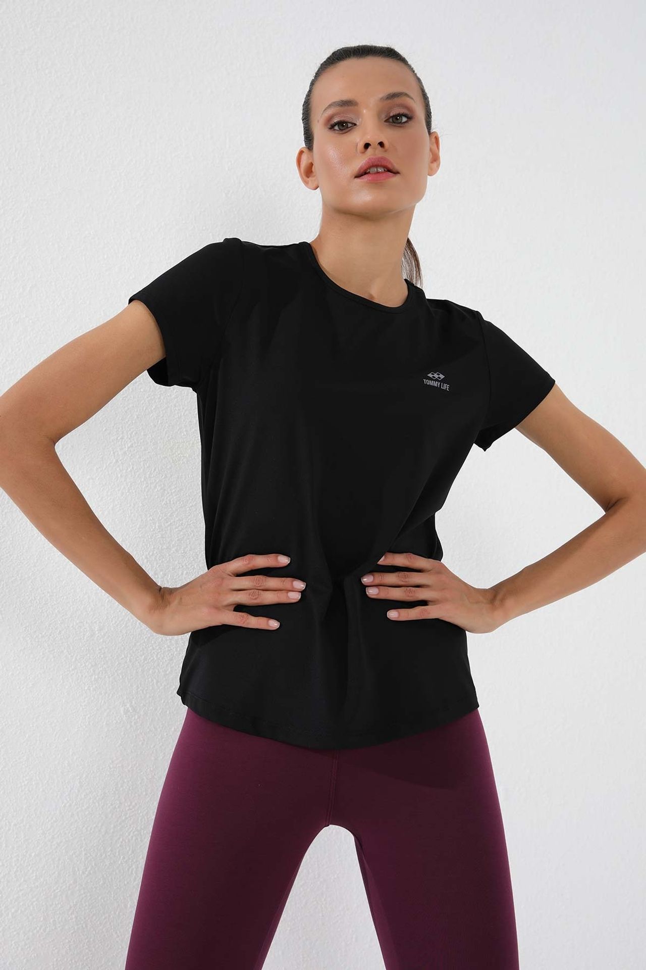 TOMMY Women's Solid Short-Sleeve Crew Neck T-Shirt 2