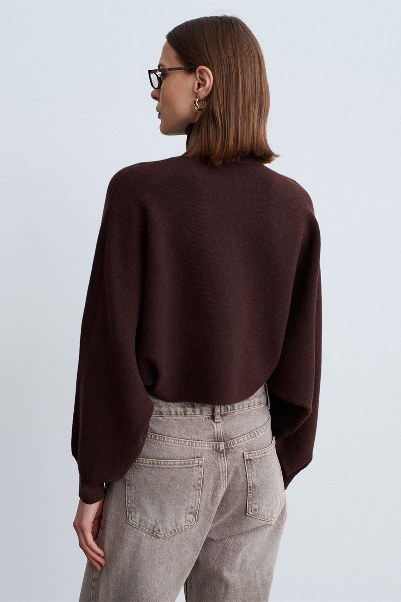 DILVIN Women's Oversized Cropped Turtleneck Sweater 4