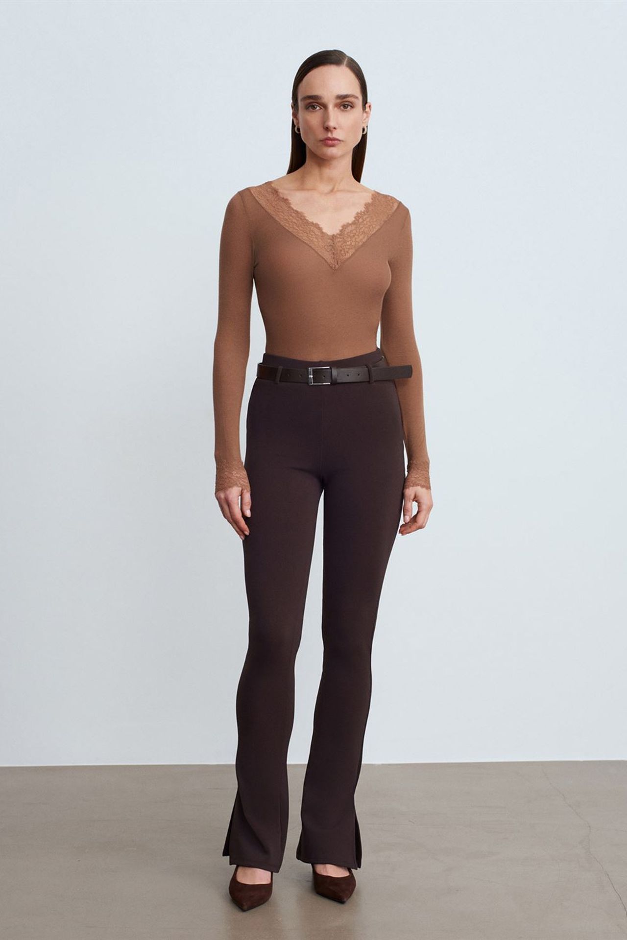 DILVIN Slim Fit V-Neck Lace Blouse 4
