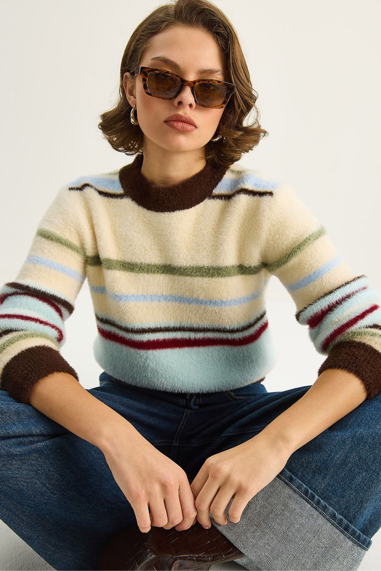 LUCCI Striped Crew Neck Sweater 1