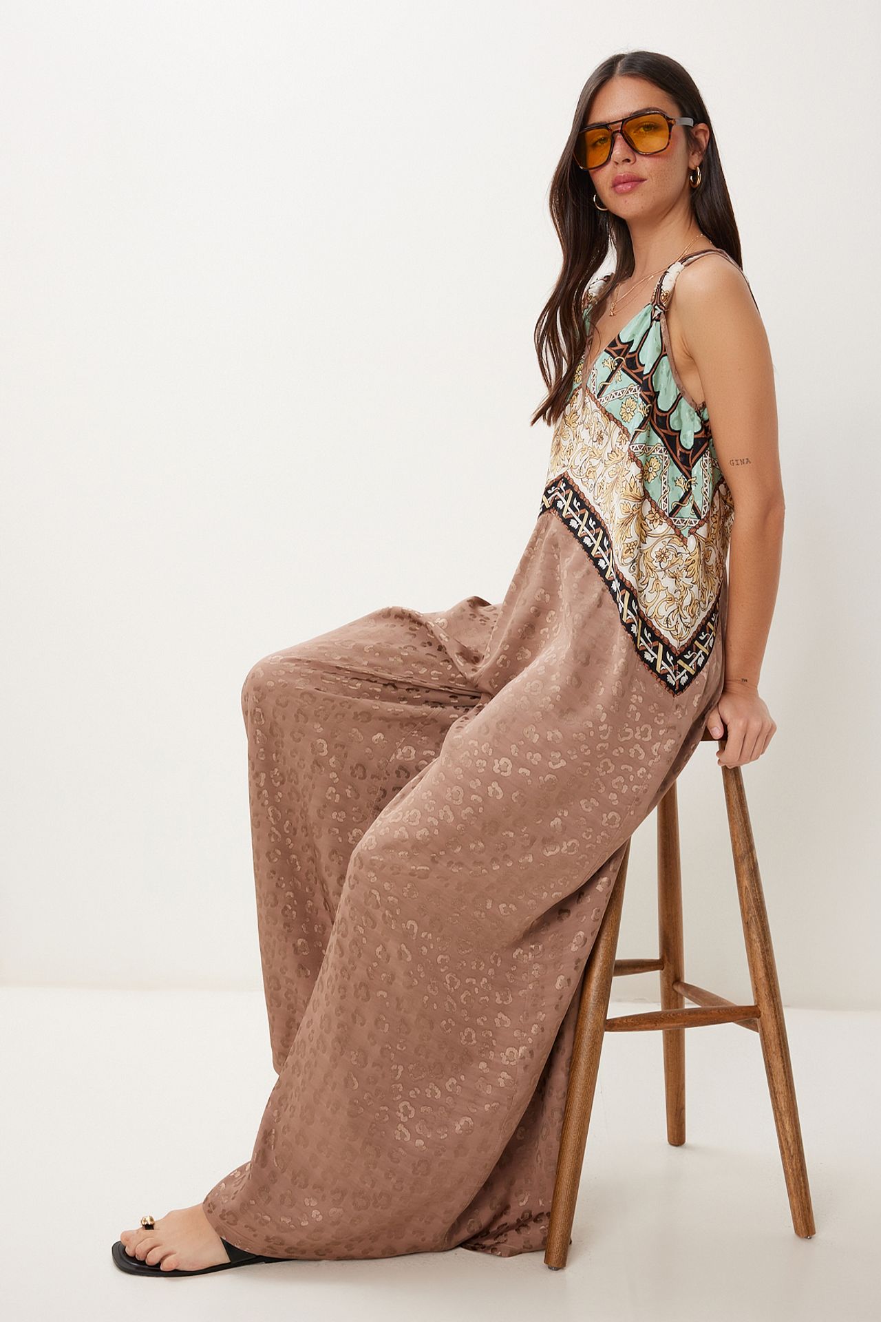 ISTANBUL Wide Leg Printed Jumpsuit with V-Neck 2
