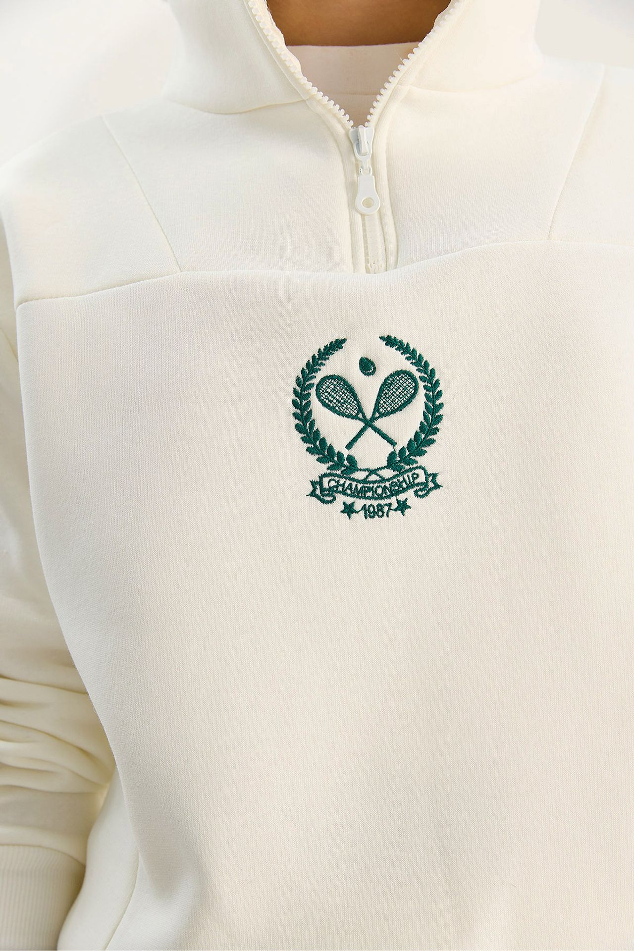 LUCCI Embroidery Zipper Collar Sweatshirt