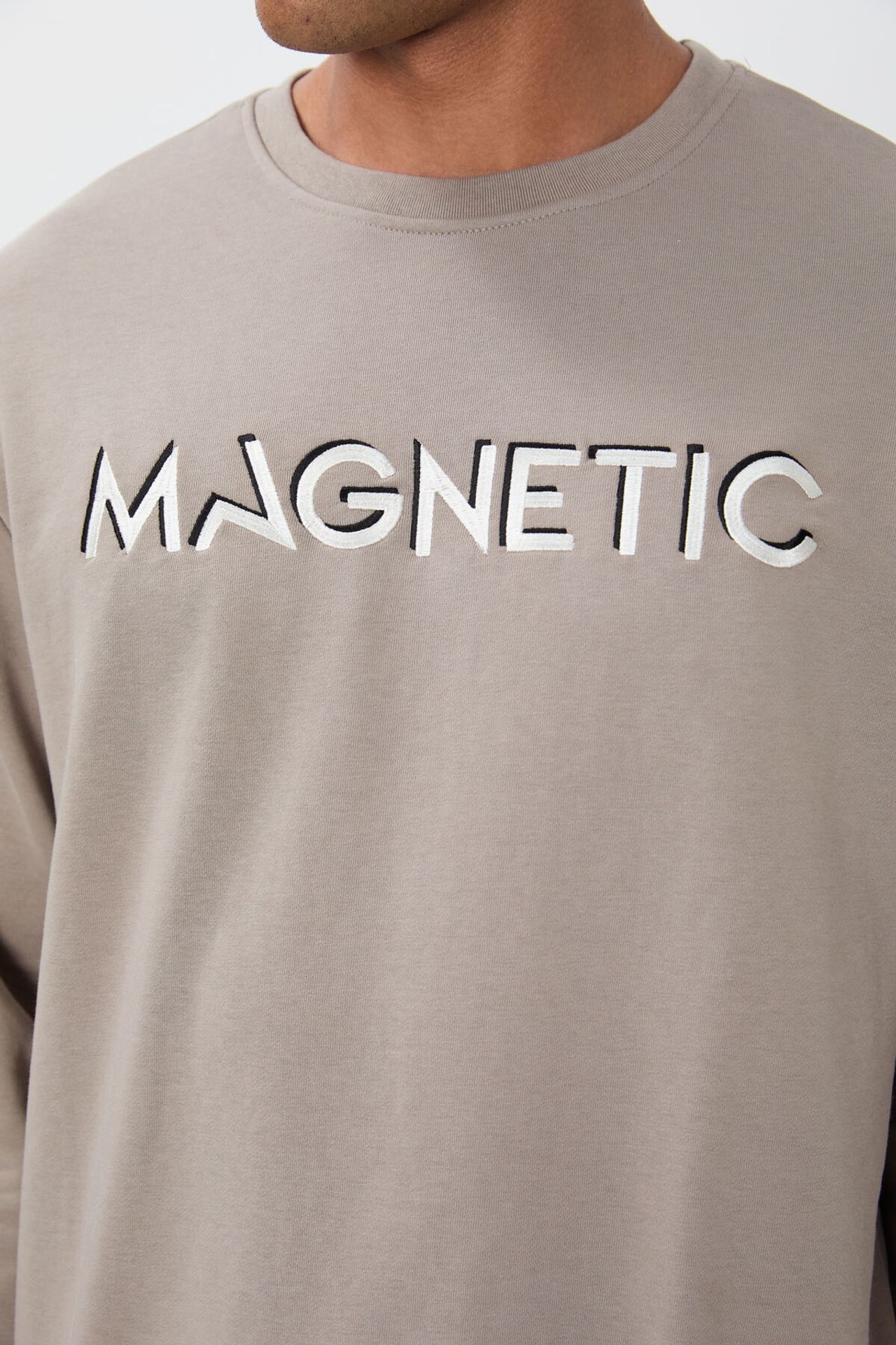 TOMMY Men's Printed Crew Neck Sweatshirt 2