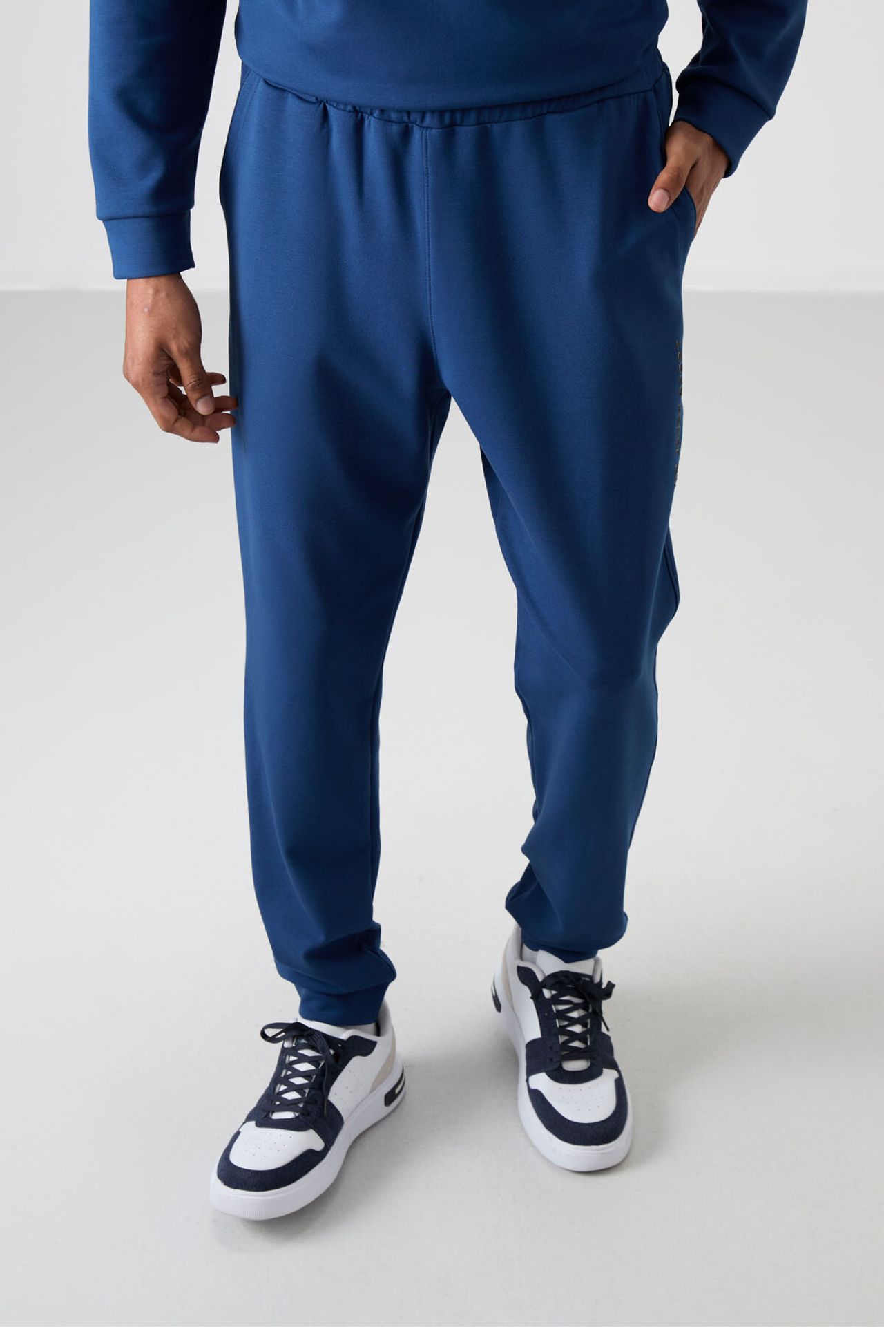TOMMY Printed Fleece Sweatshirt And Pants Set 4