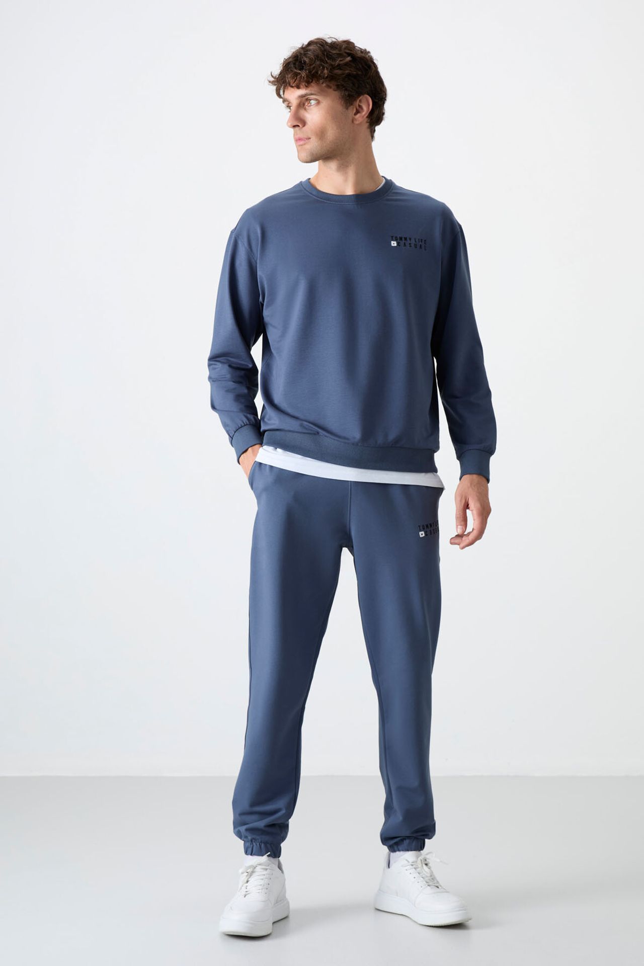 TOMMY Men's Oversized Sweatshirt And Pants Set 6