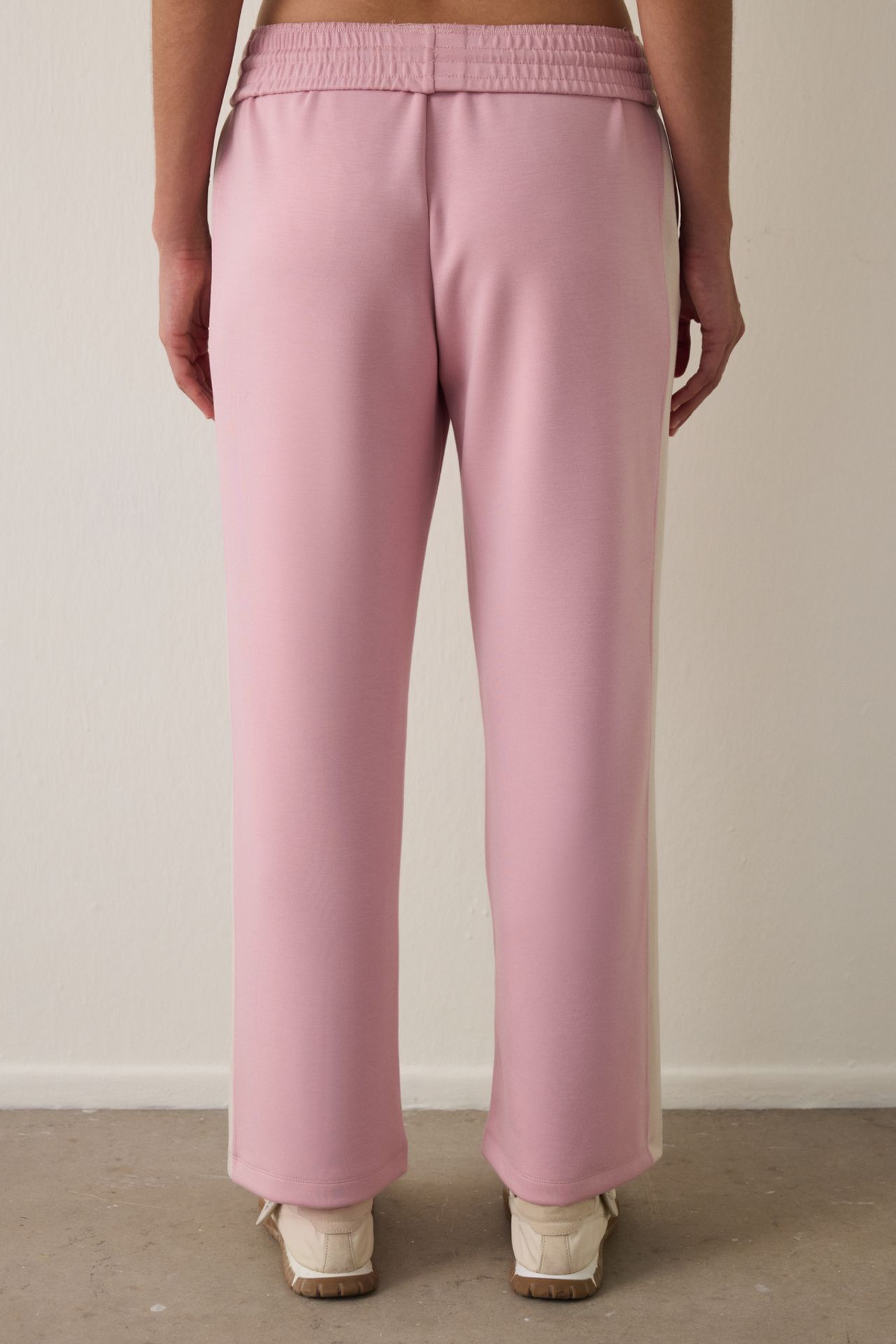 PENTI Silky Feel Normal Waist Panel Sweatpants 3