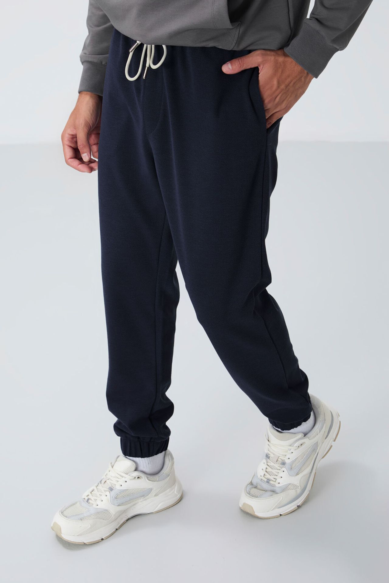 TOMMY Men's Regular Fit Fleece Sweatpants 3