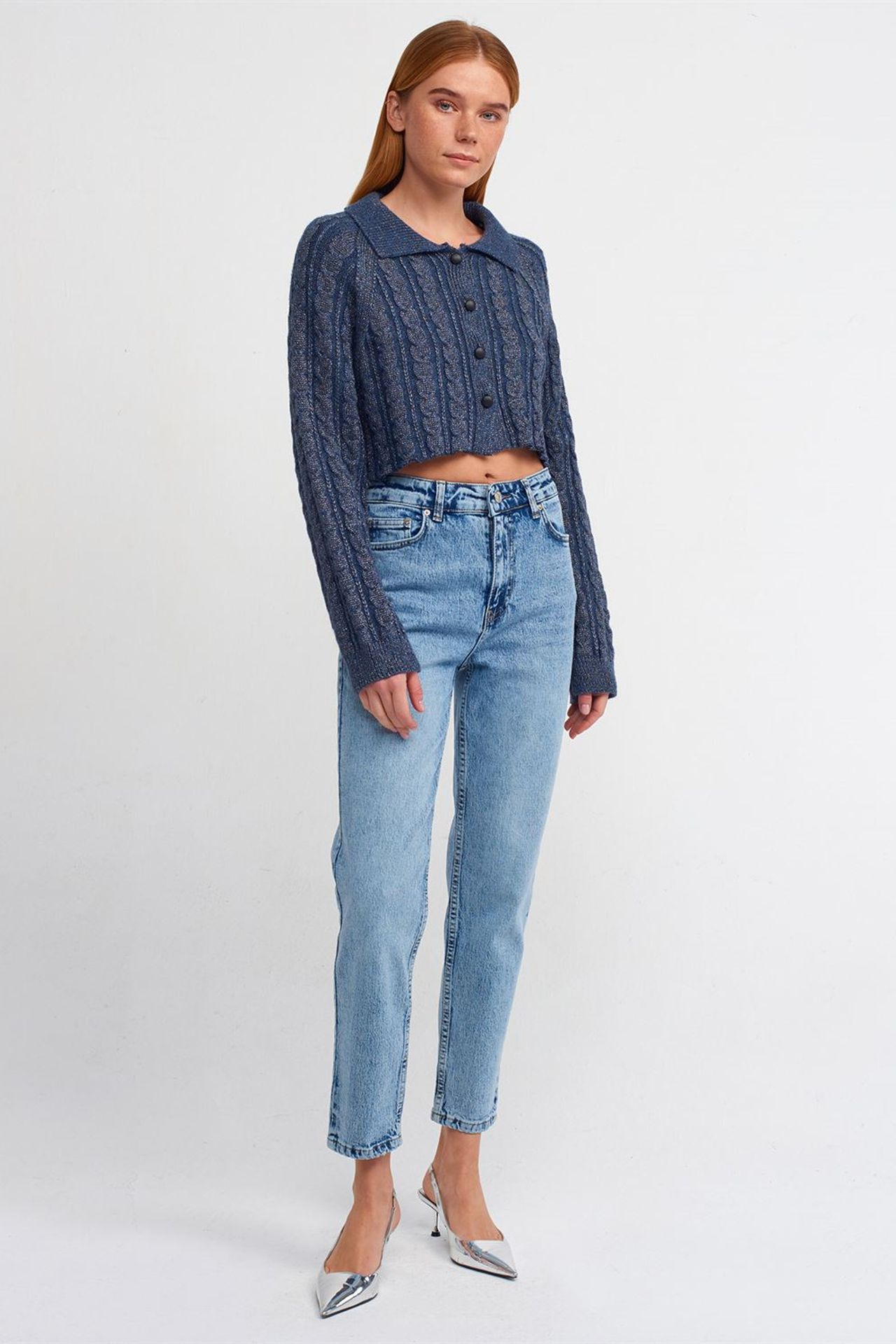 DILVIN Crop Cable-Knit Button Cardigan 3