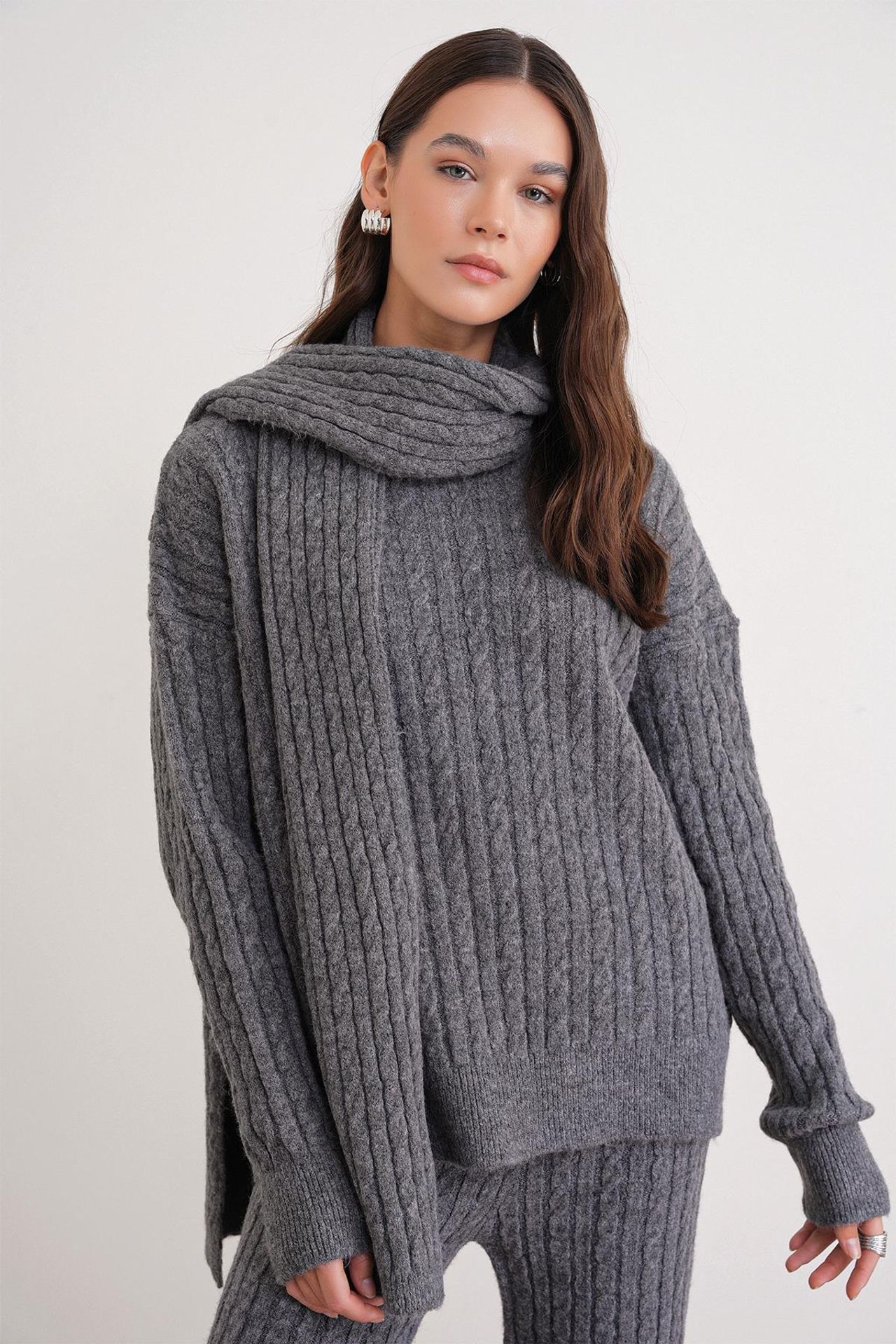 MIXRAY Oversized Hair Braid Patterned Knitwear Co-Ord Set 3