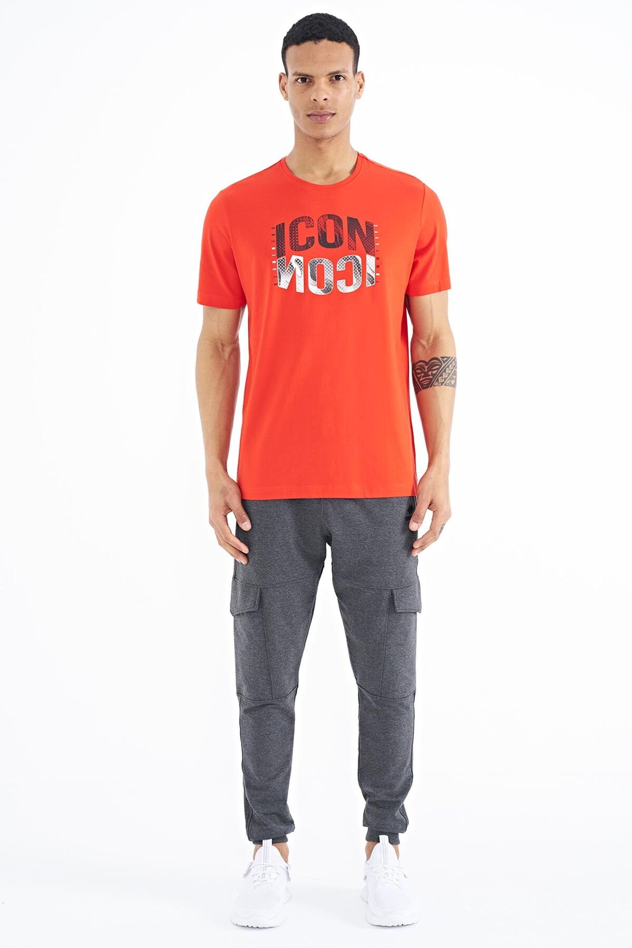 TOMMY Printed Crew Neck T-Shirt With Patch 2
