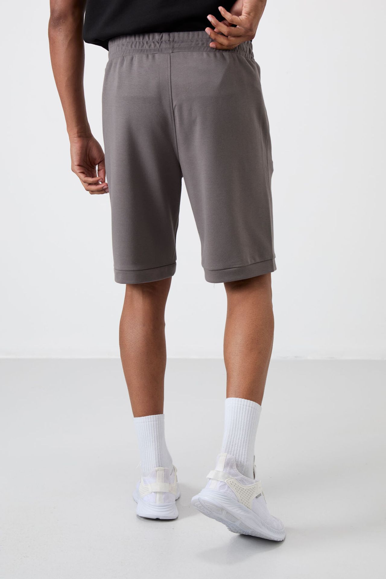 TOMMY Men's Fleece Sweat Shorts 5