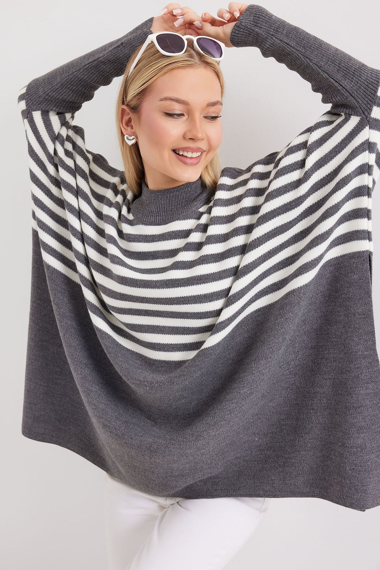 BDART Oversized Acrylic Crew Neck Jumper 5