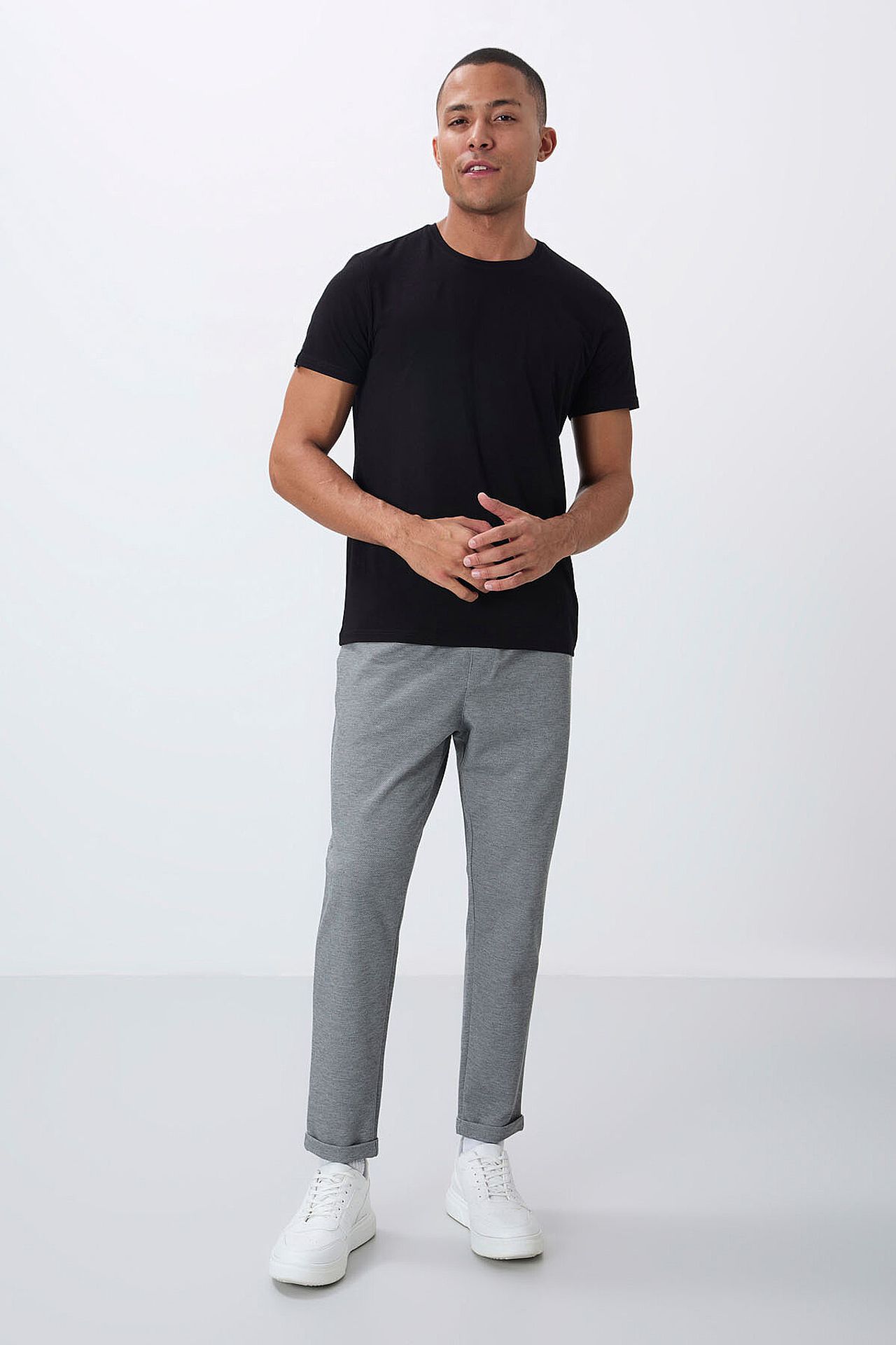 TOMMY Men's Textured Tapered Sweatpants 4