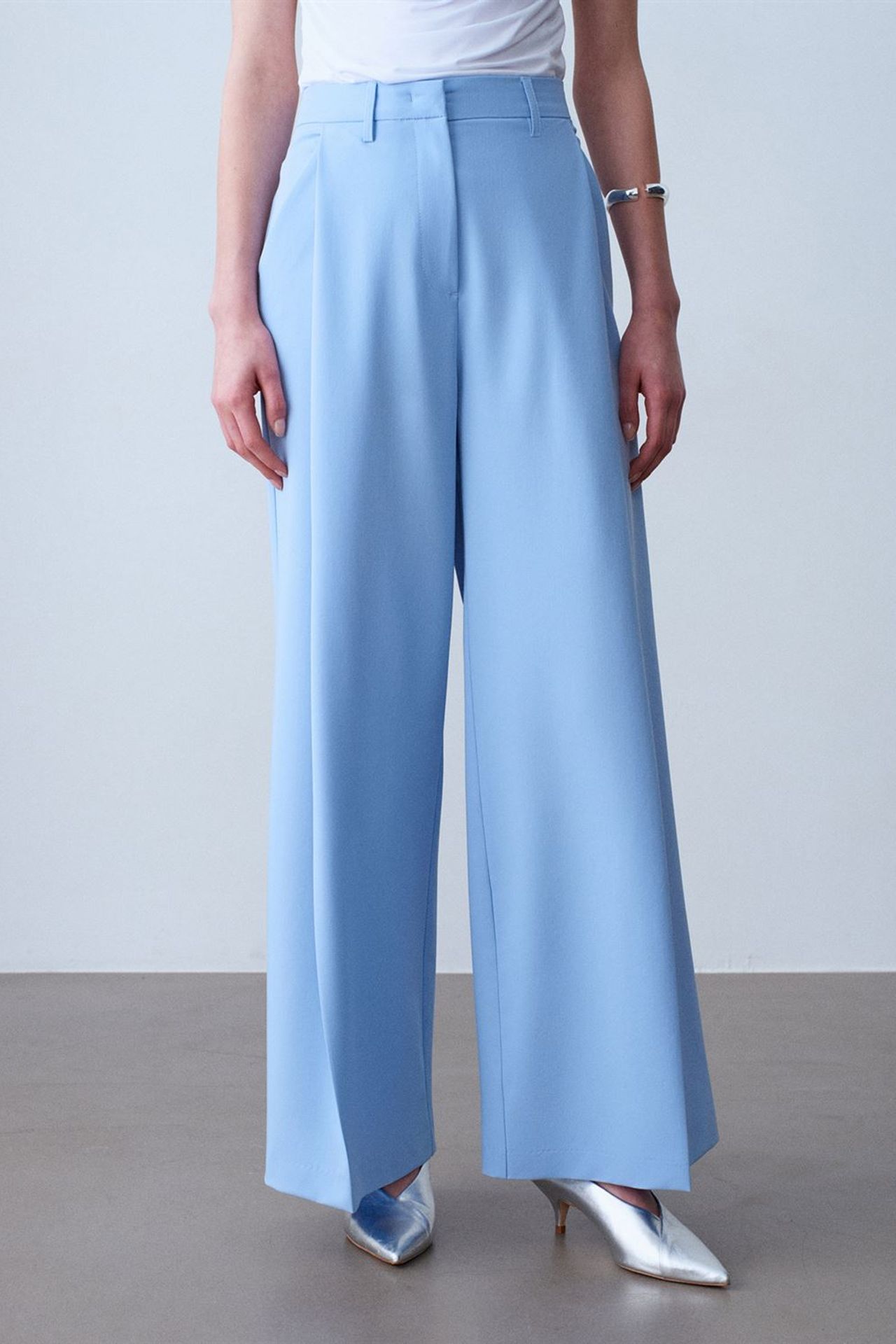 DILVIN High-Waist Wide-Leg Crepe Trousers 3