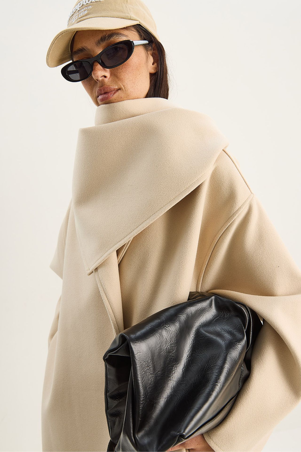 LUCCI Oversized Shawl Collar Buttoned Coat