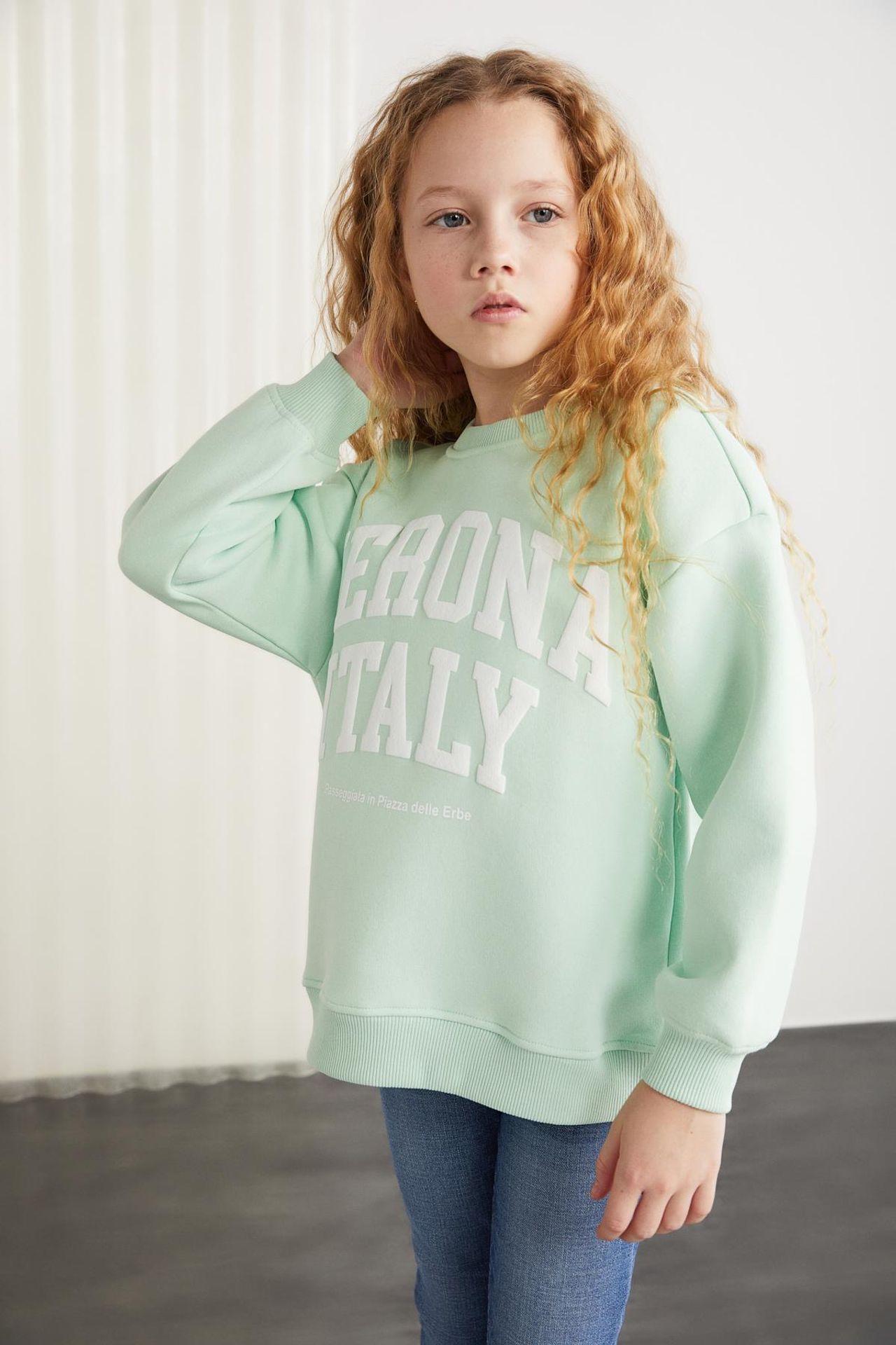GRIMELANGE Relaxed Crew Neck Sweatshirt 4
